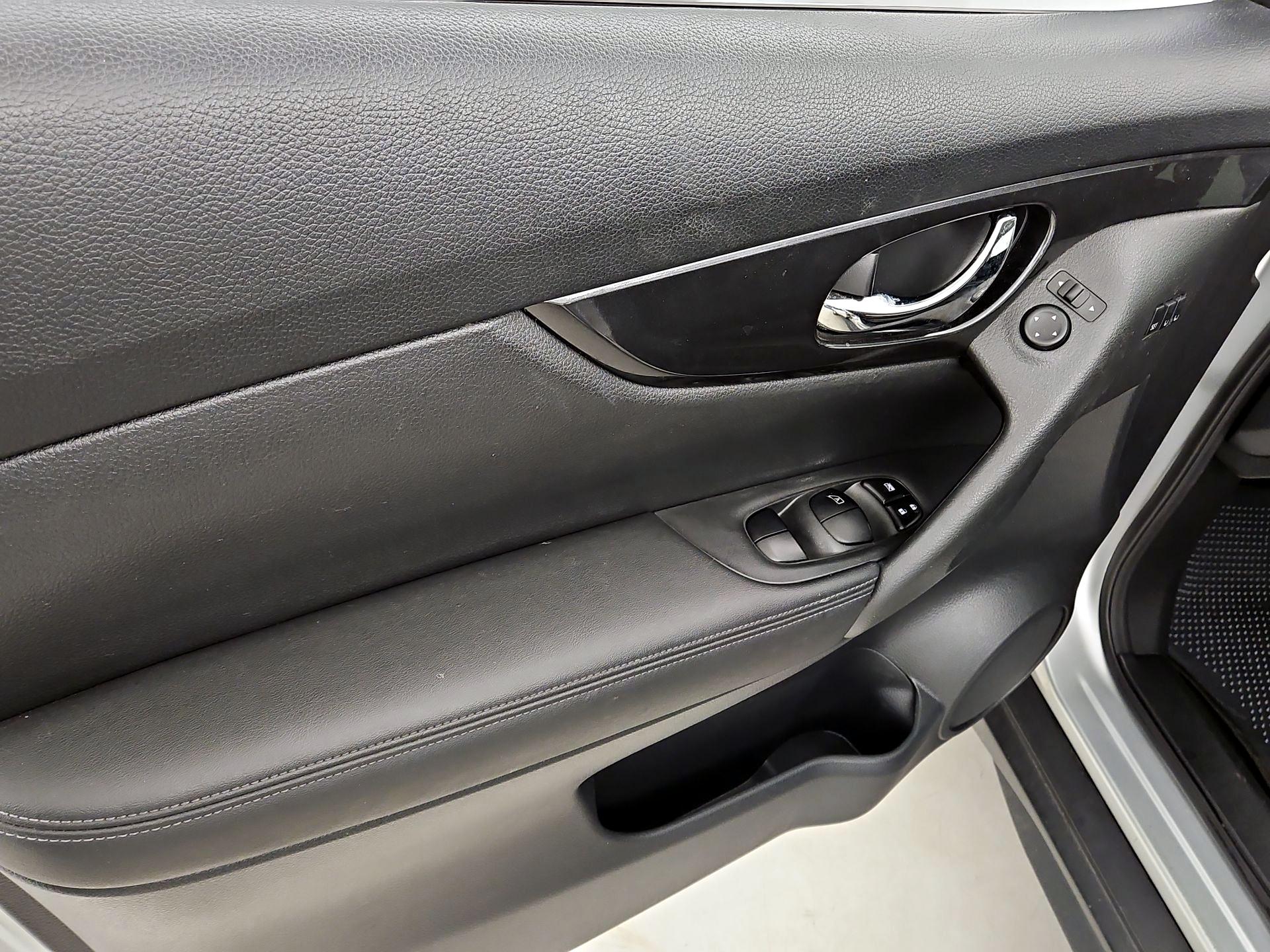 Thumbnail: 2018 Nissan Rogue - 12