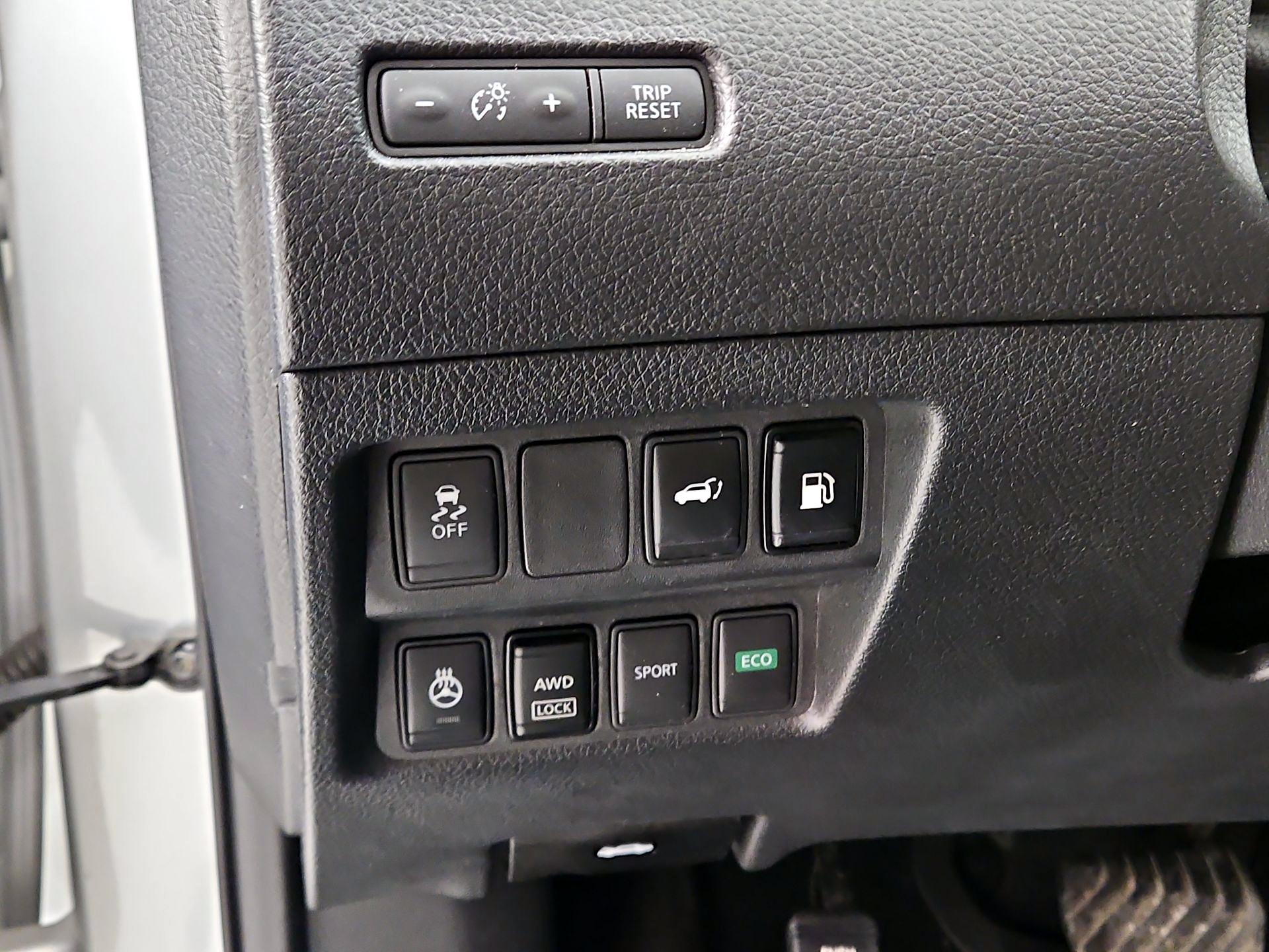 Thumbnail: 2018 Nissan Rogue - 13