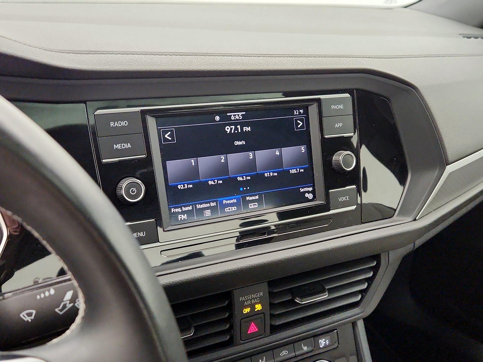 Thumbnail: 2021 Volkswagen Jetta - 15