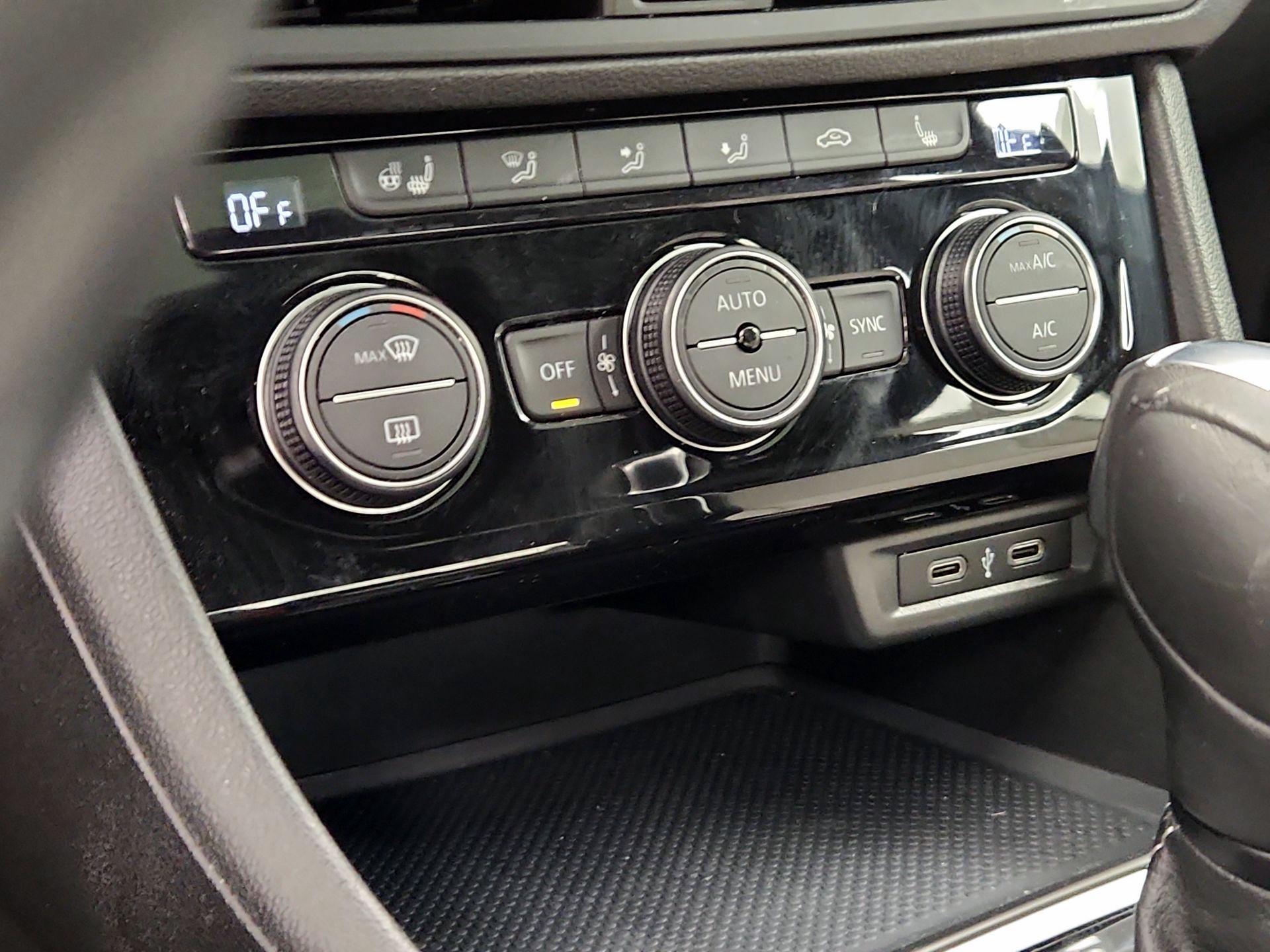 Thumbnail: 2021 Volkswagen Jetta - 16