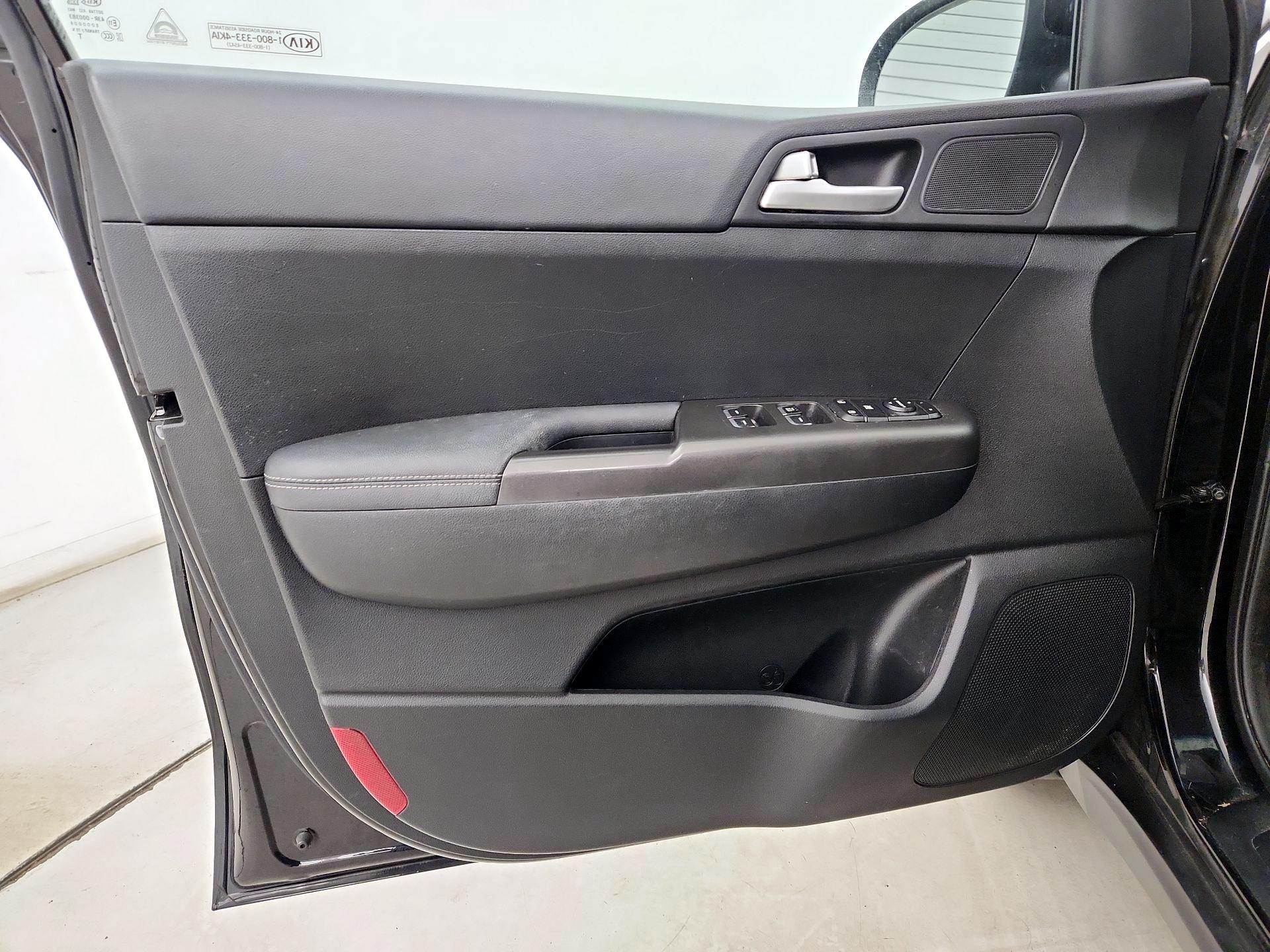 Thumbnail: 2020 Kia Sportage - 12