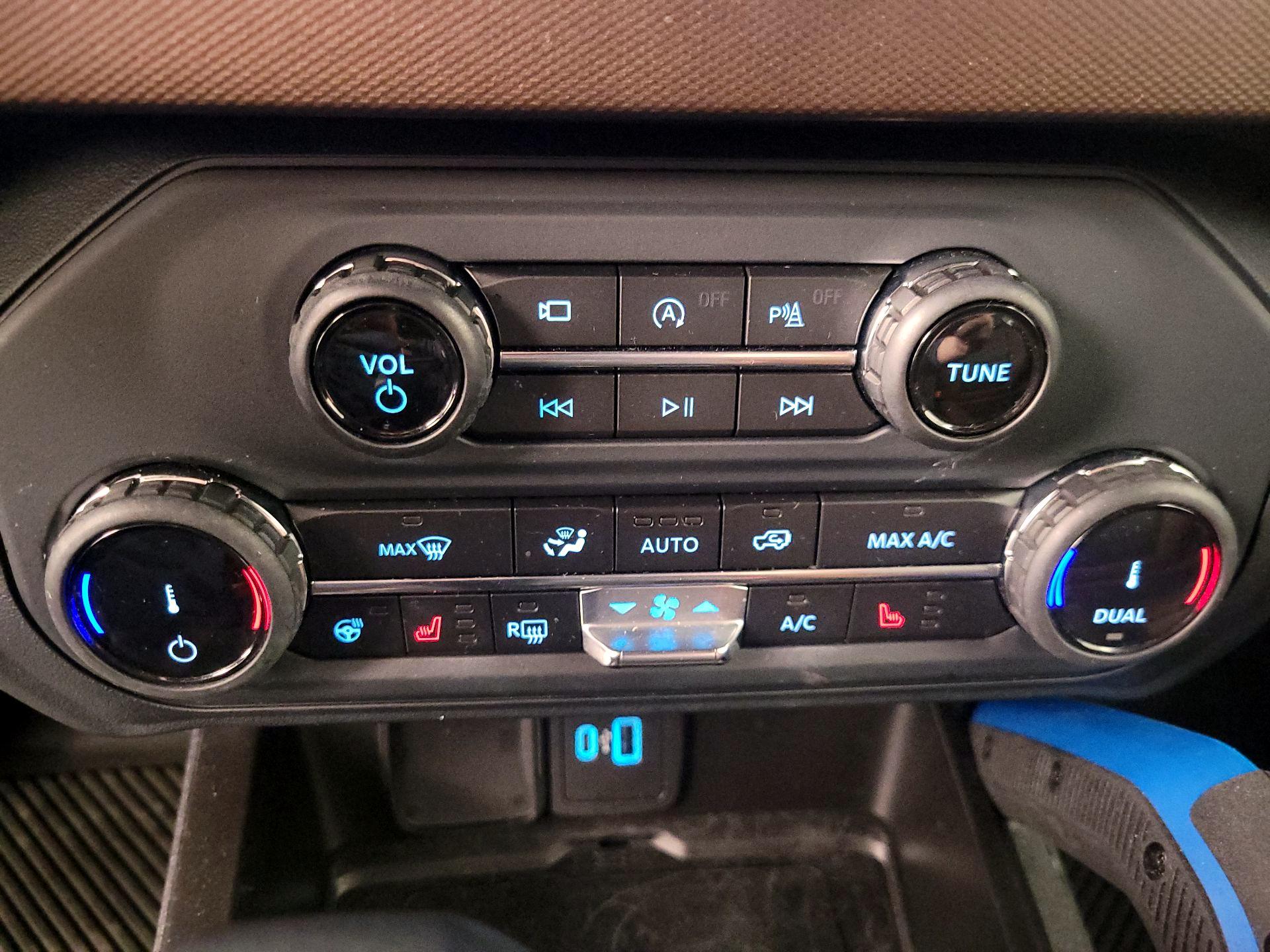 Thumbnail: 2022 Ford Bronco - 17