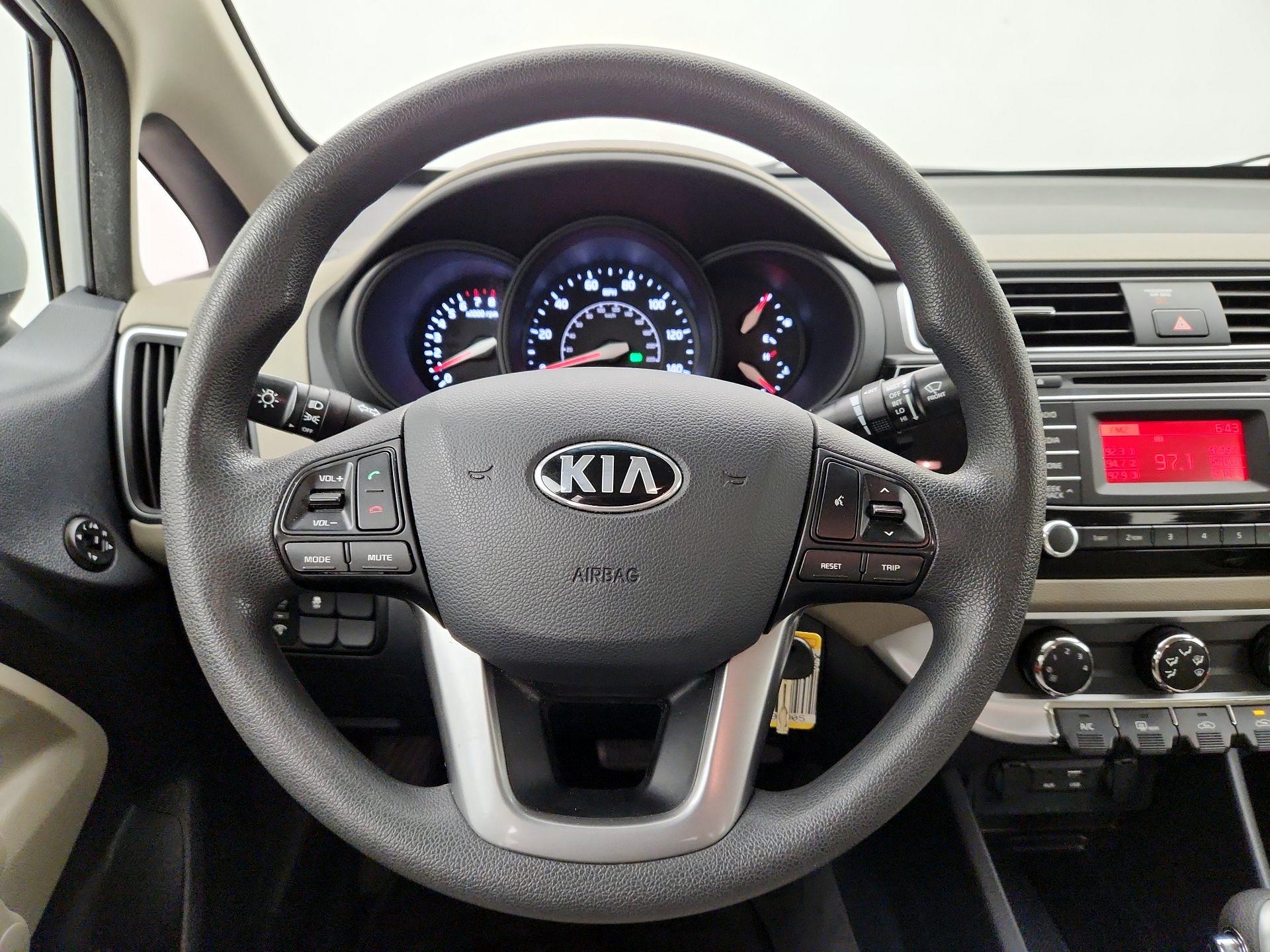 Thumbnail: 2016 Kia Rio - 10