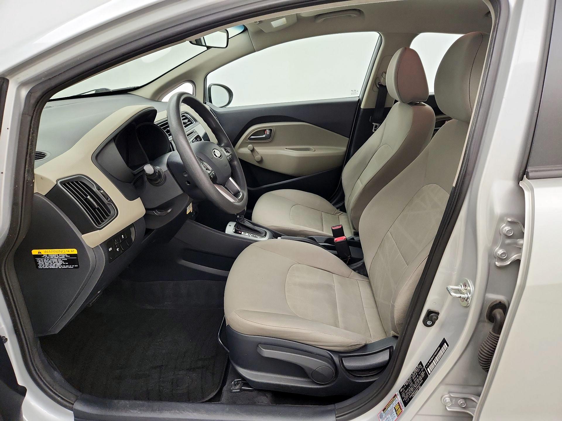 Thumbnail: 2016 Kia Rio - 11