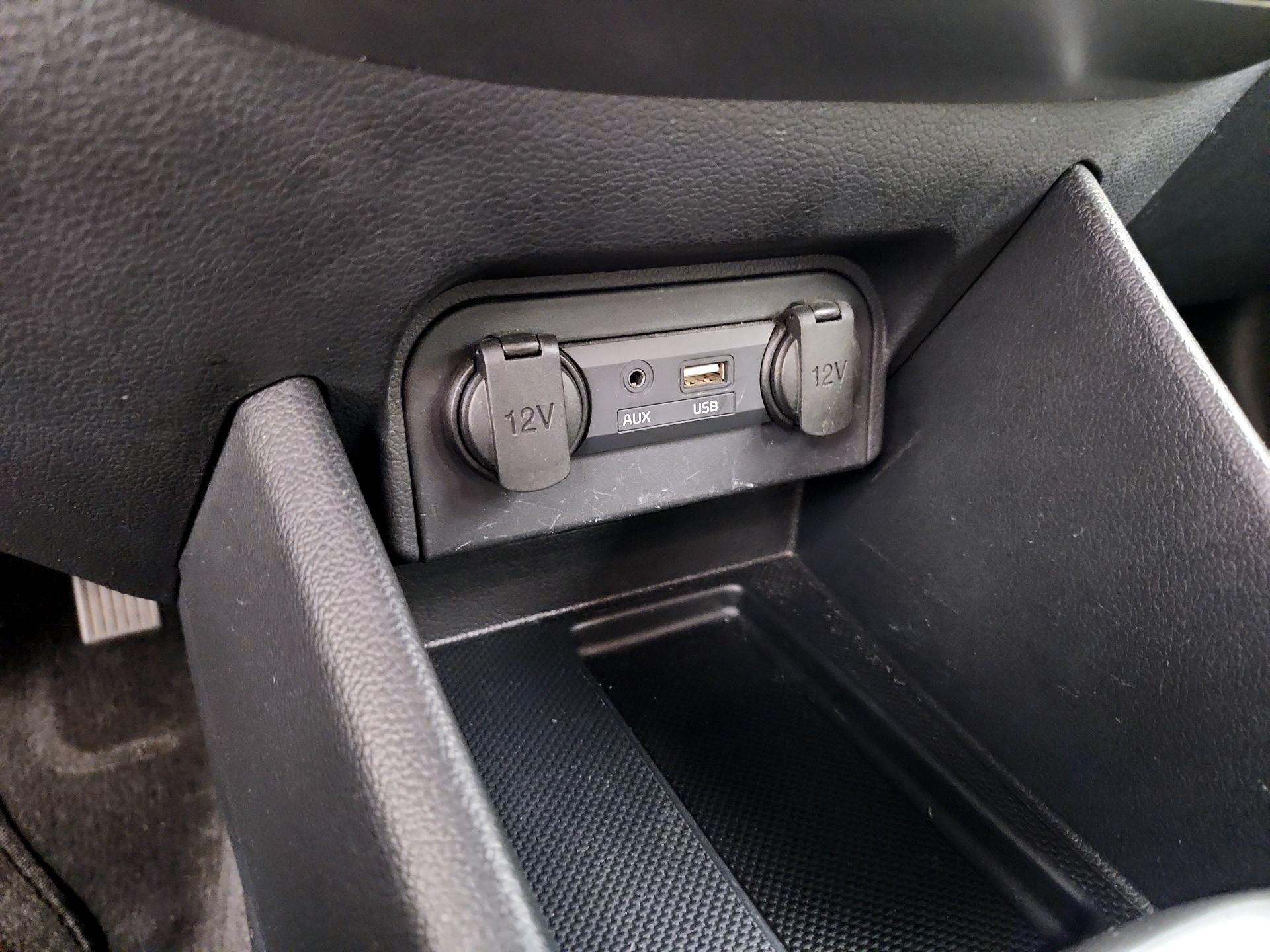 Thumbnail: 2016 Kia Rio - 17