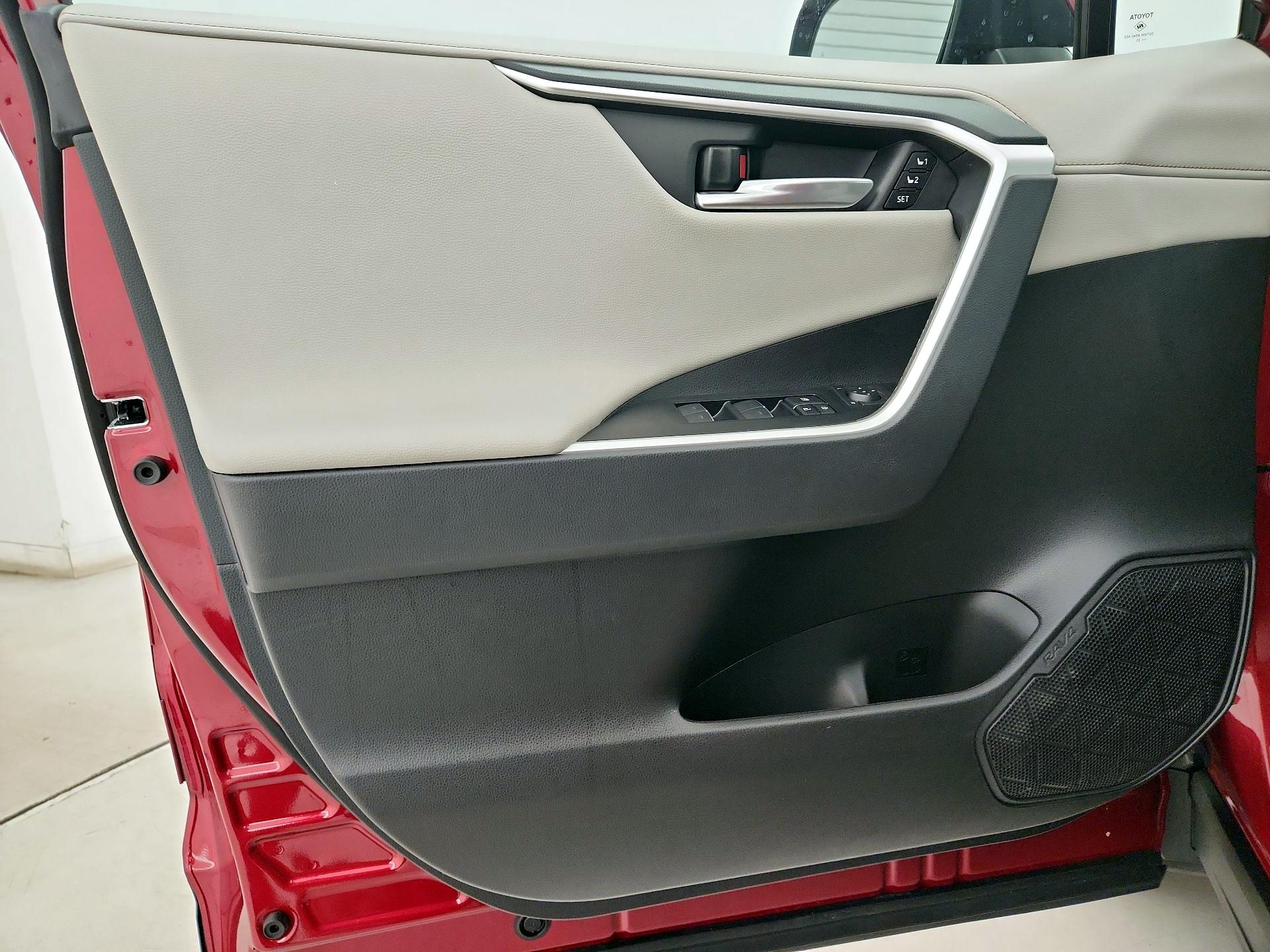 Thumbnail: 2023 Toyota RAV4 - 12