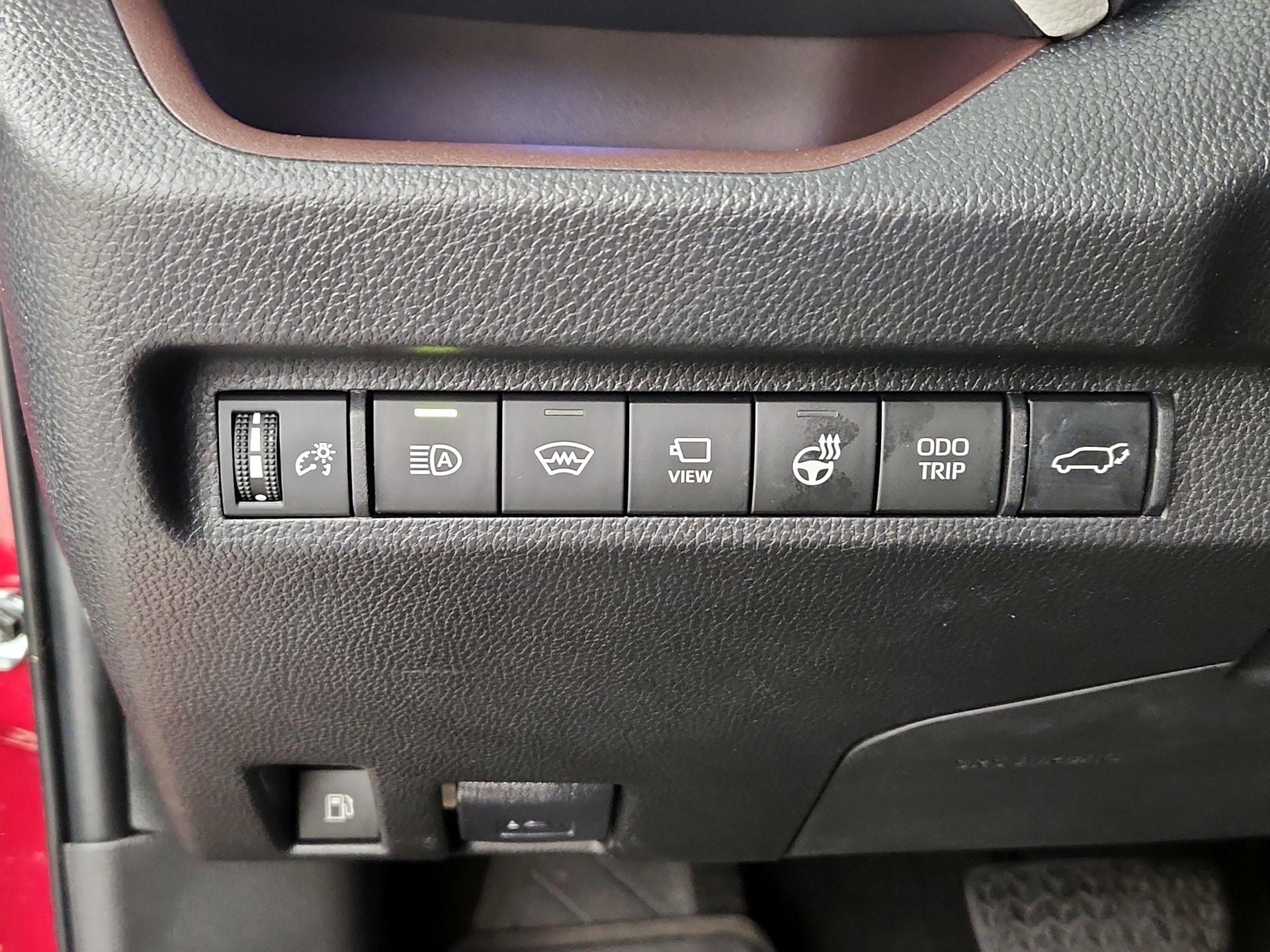 Thumbnail: 2023 Toyota RAV4 - 13