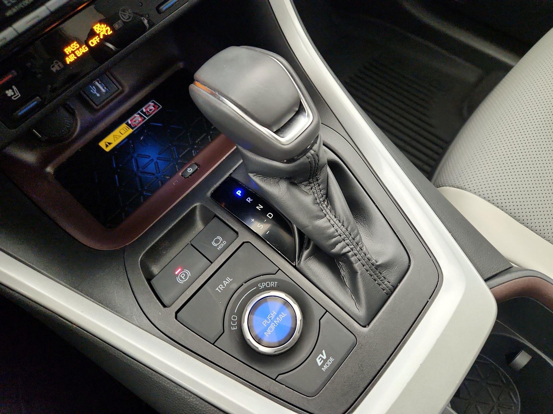 Thumbnail: 2023 Toyota RAV4 - 17