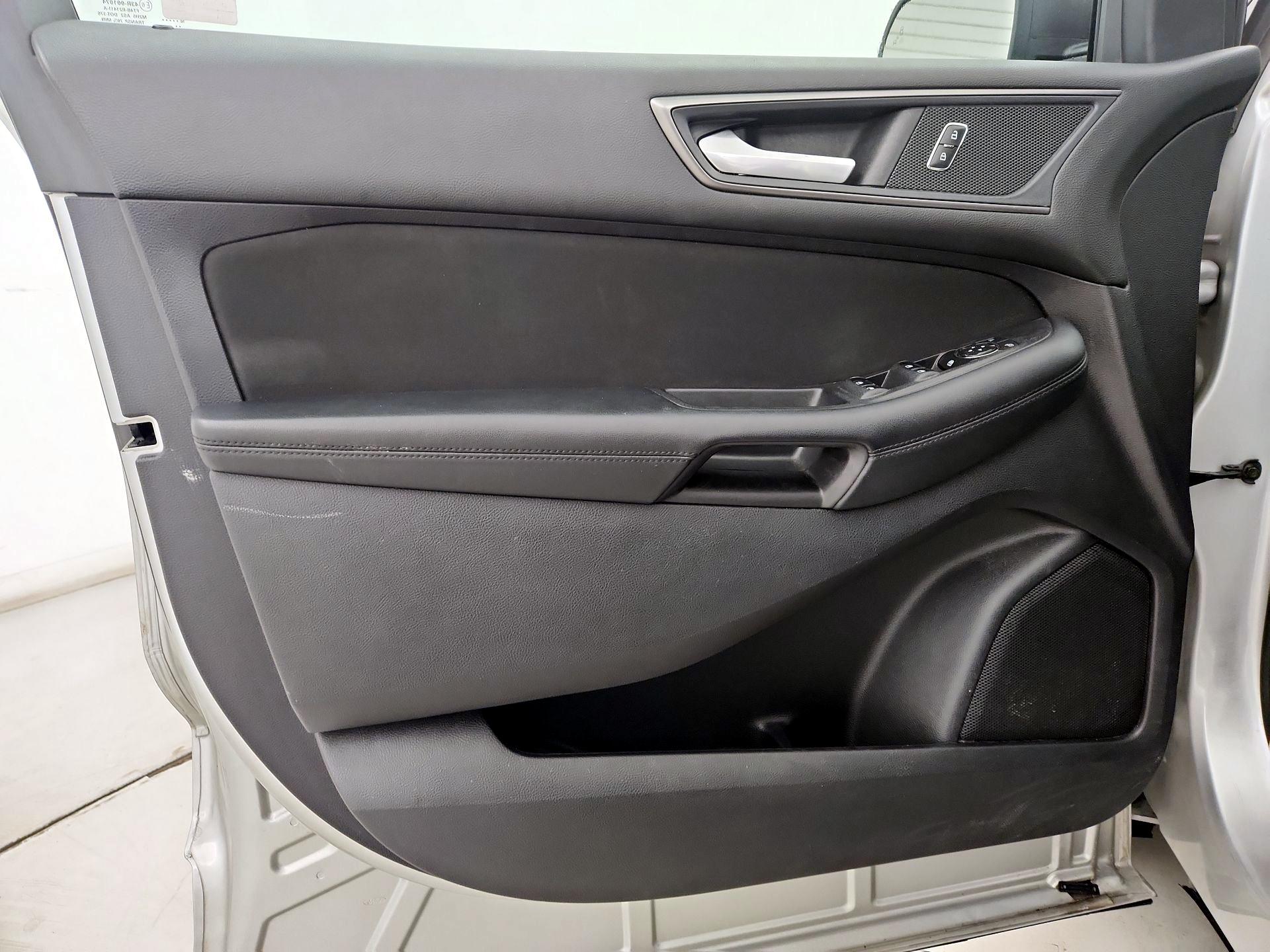 Thumbnail: 2019 Ford Edge - 12