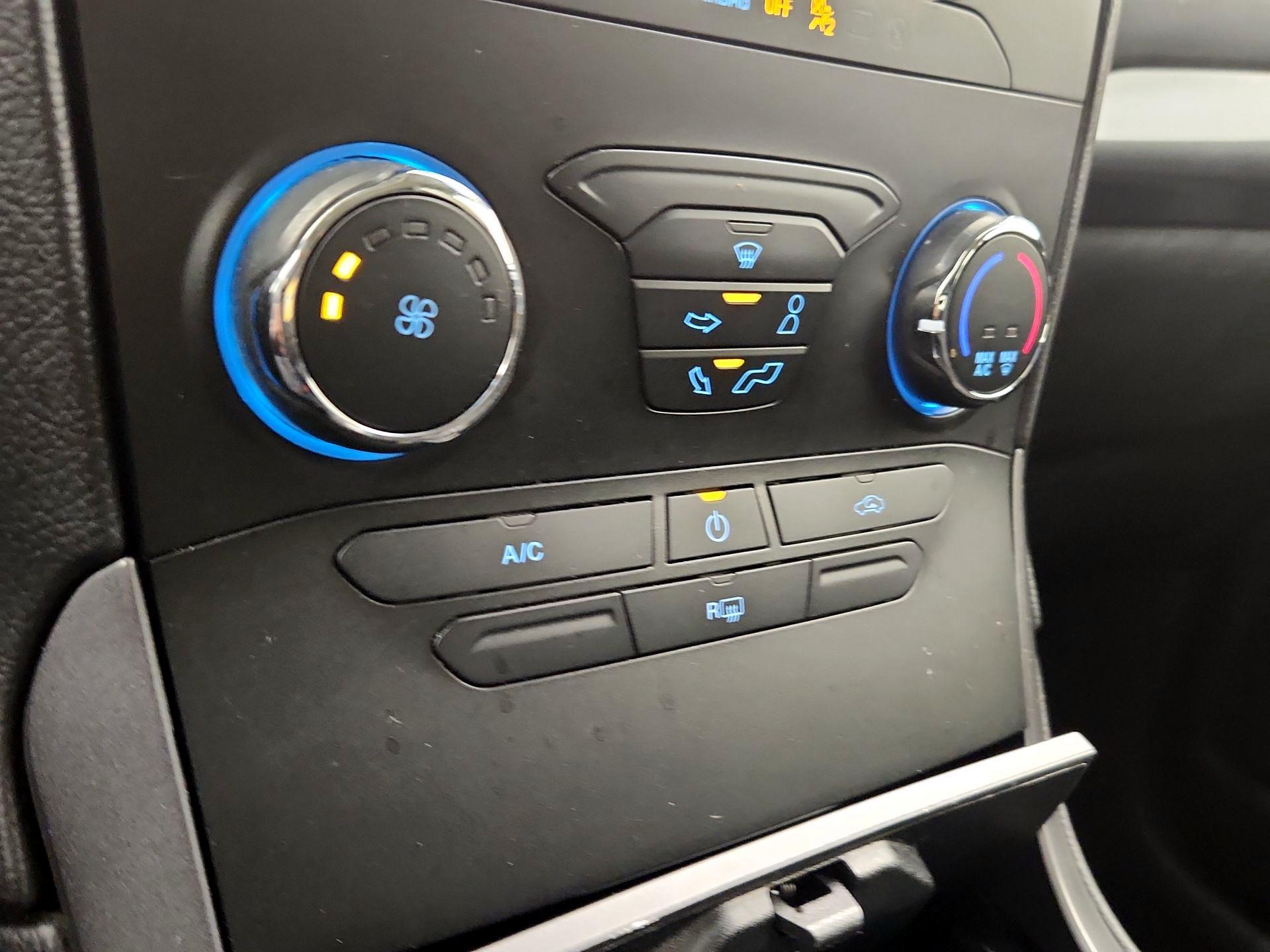 Thumbnail: 2019 Ford Edge - 16