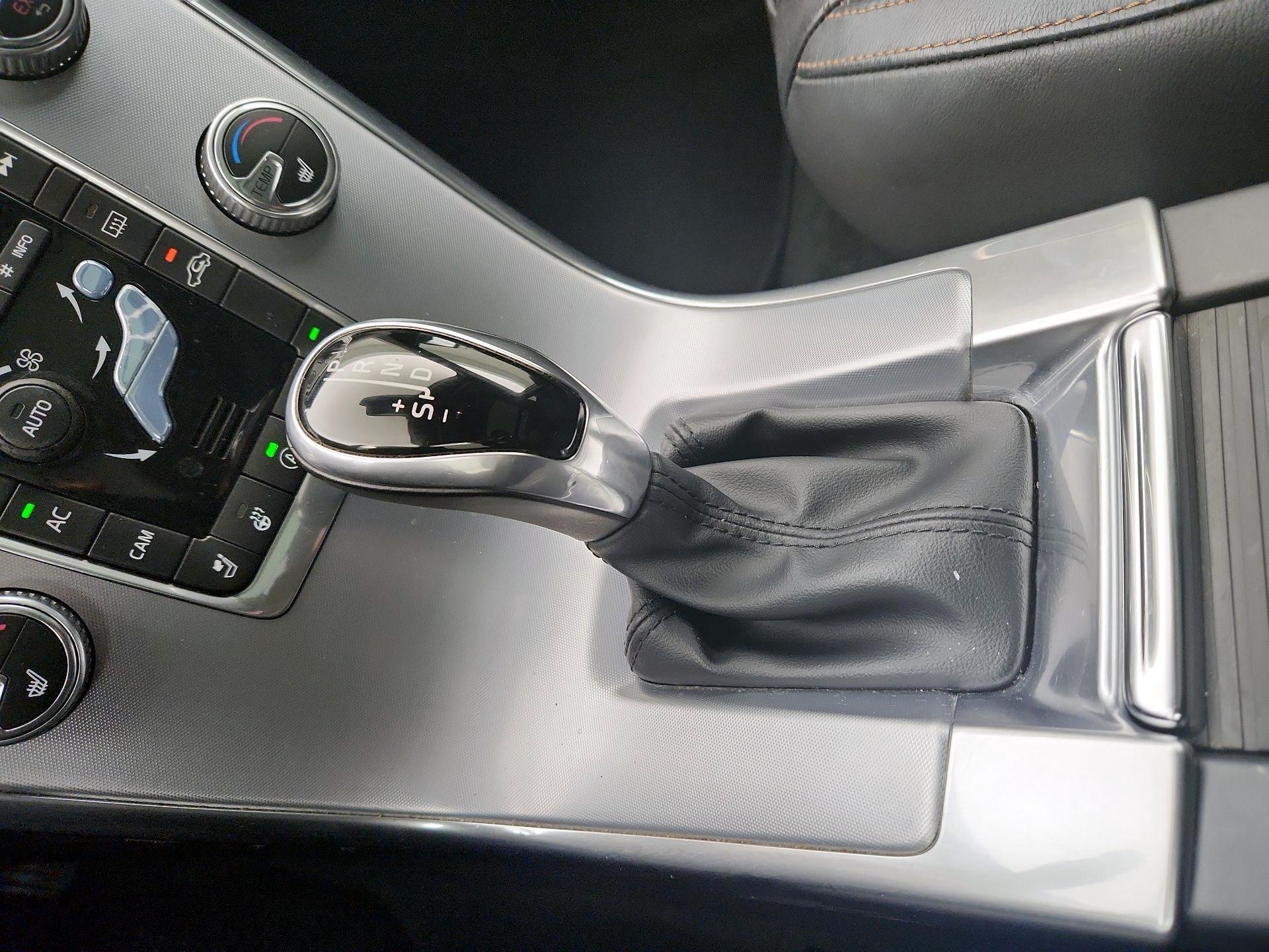 Thumbnail: 2017 Volvo XC60 - 18