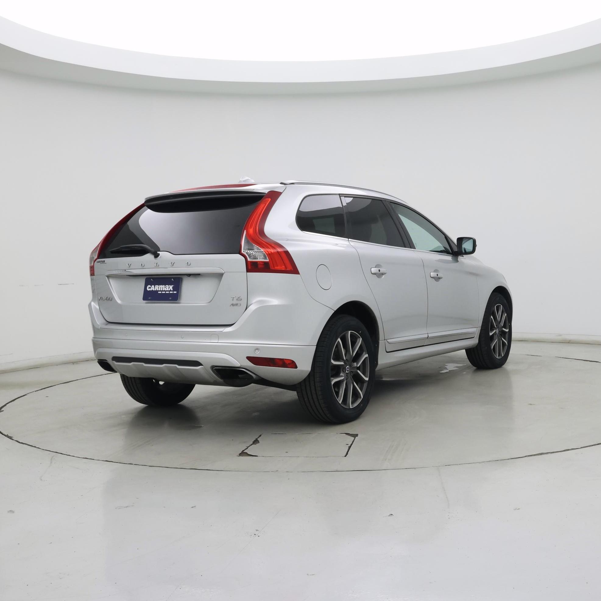 Thumbnail: 2017 Volvo XC60 - 8