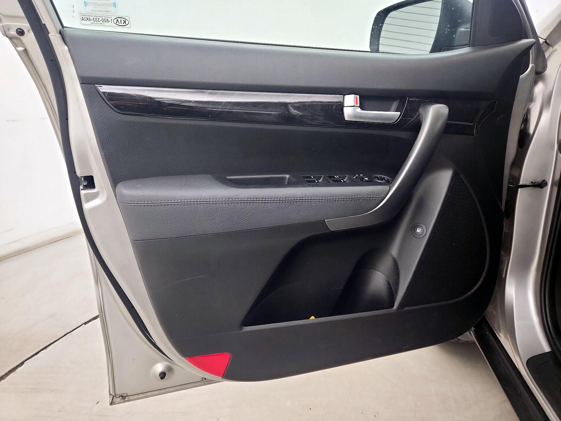 Thumbnail: 2014 Kia Sorento - 12