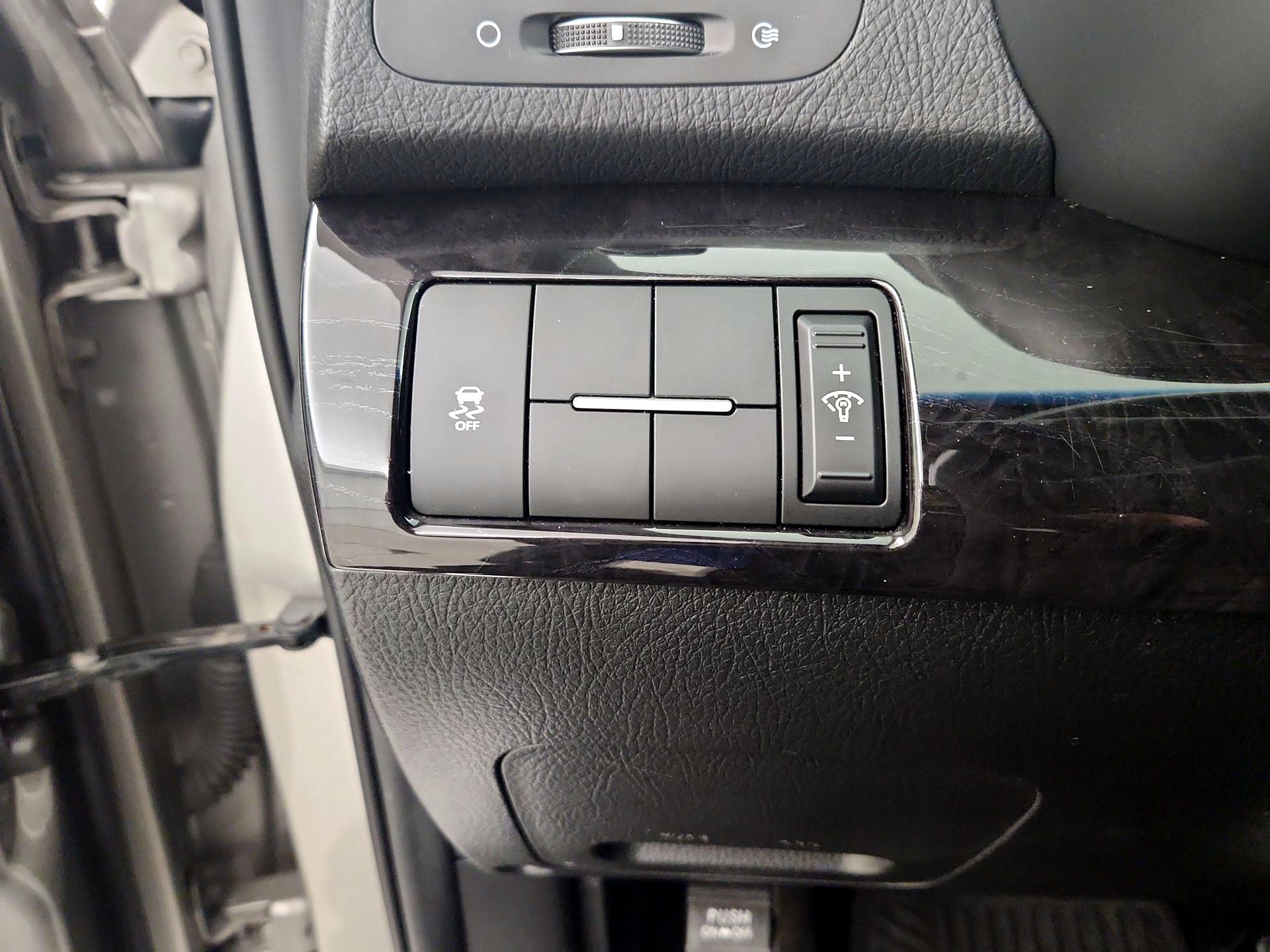 Thumbnail: 2014 Kia Sorento - 13