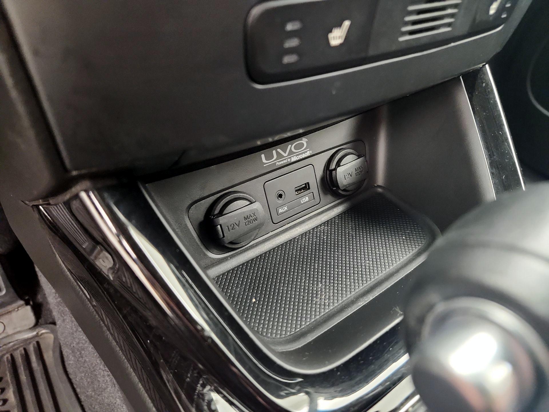 Thumbnail: 2014 Kia Sorento - 18