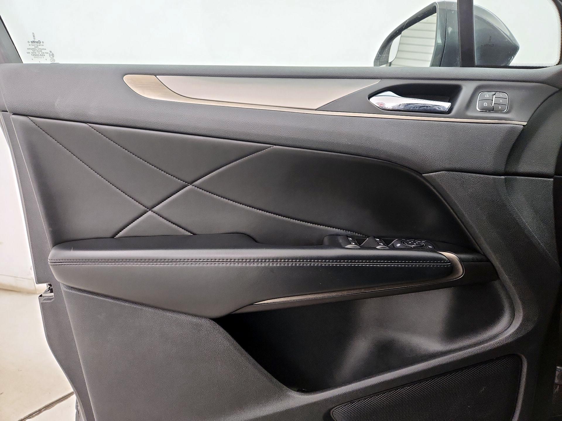 Thumbnail: 2019 Lincoln MKC - 12