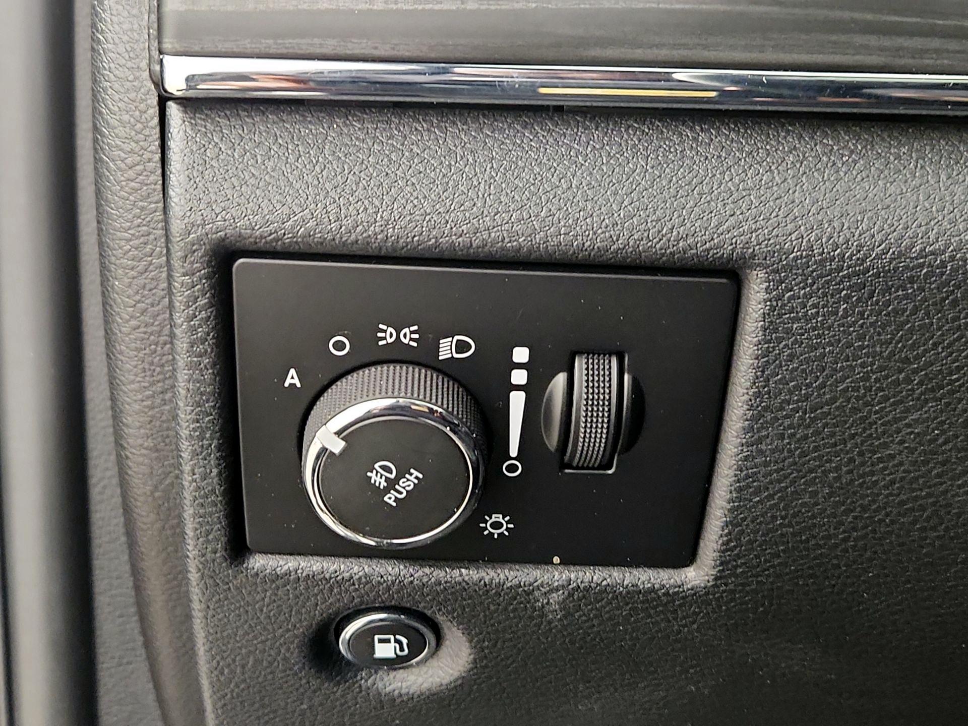 Thumbnail: 2019 Jeep Grand Cherokee - 13