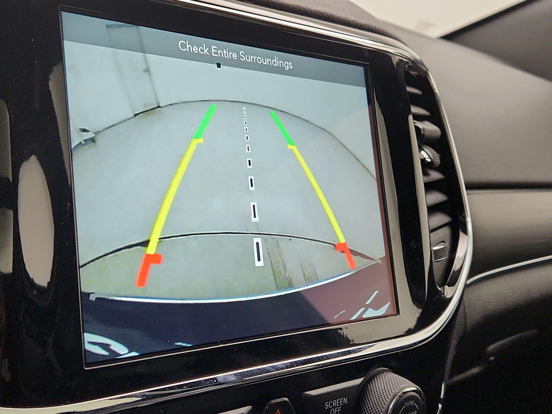 Thumbnail: 2019 Jeep Grand Cherokee - 15