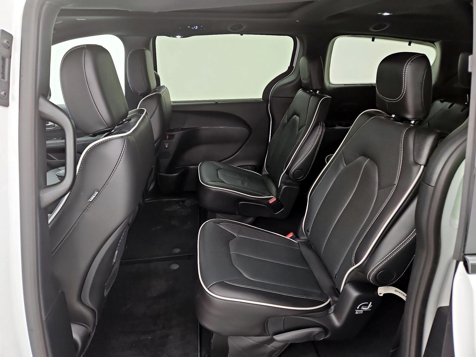 Thumbnail: 2024 Chrysler Pacifica - 12