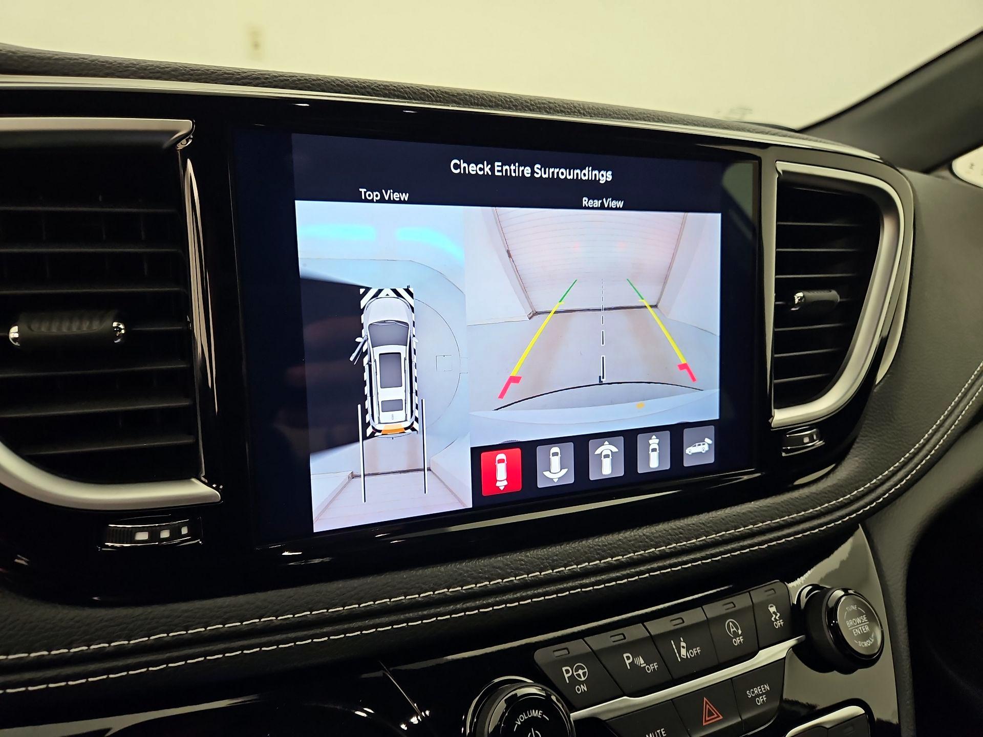 Thumbnail: 2024 Chrysler Pacifica - 15