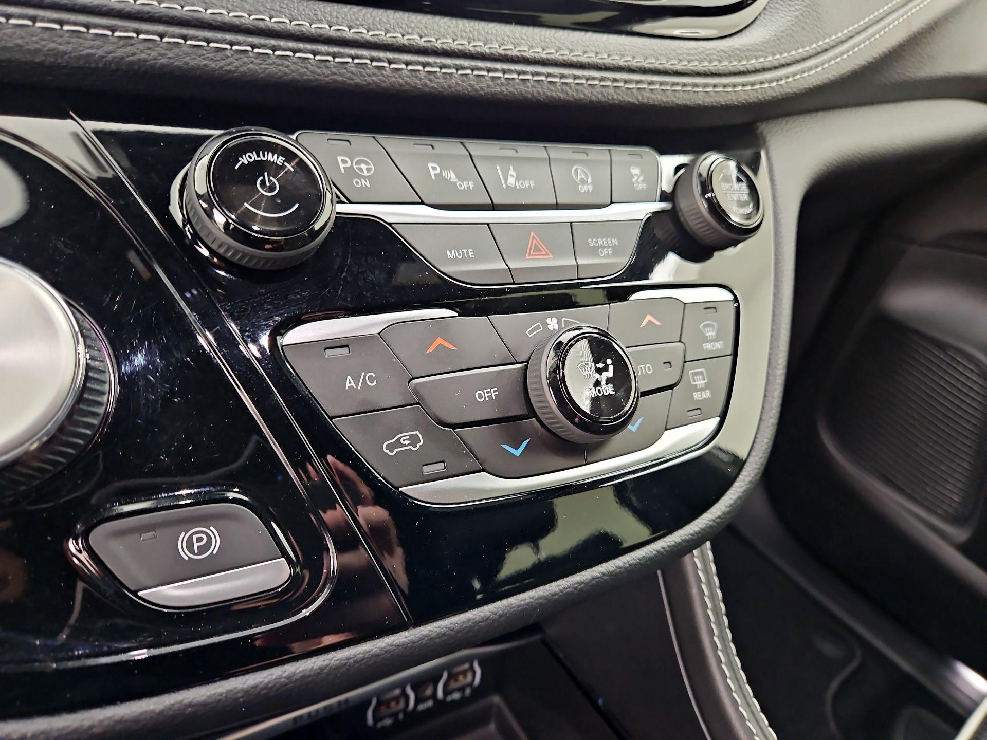 Thumbnail: 2024 Chrysler Pacifica - 17