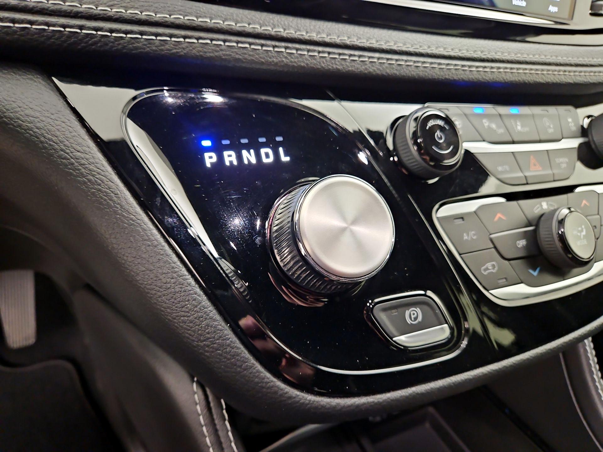 Thumbnail: 2024 Chrysler Pacifica - 18