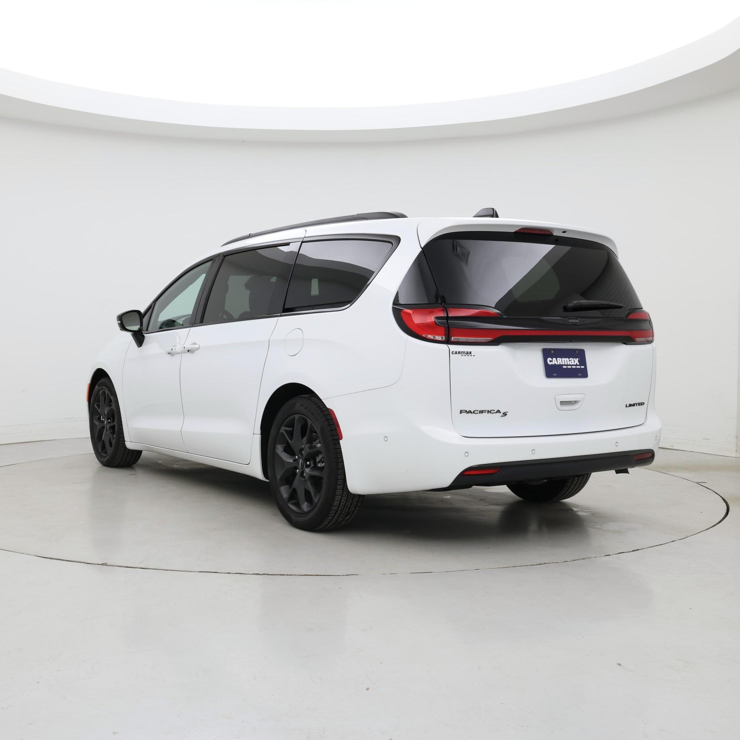 Thumbnail: 2024 Chrysler Pacifica - 2