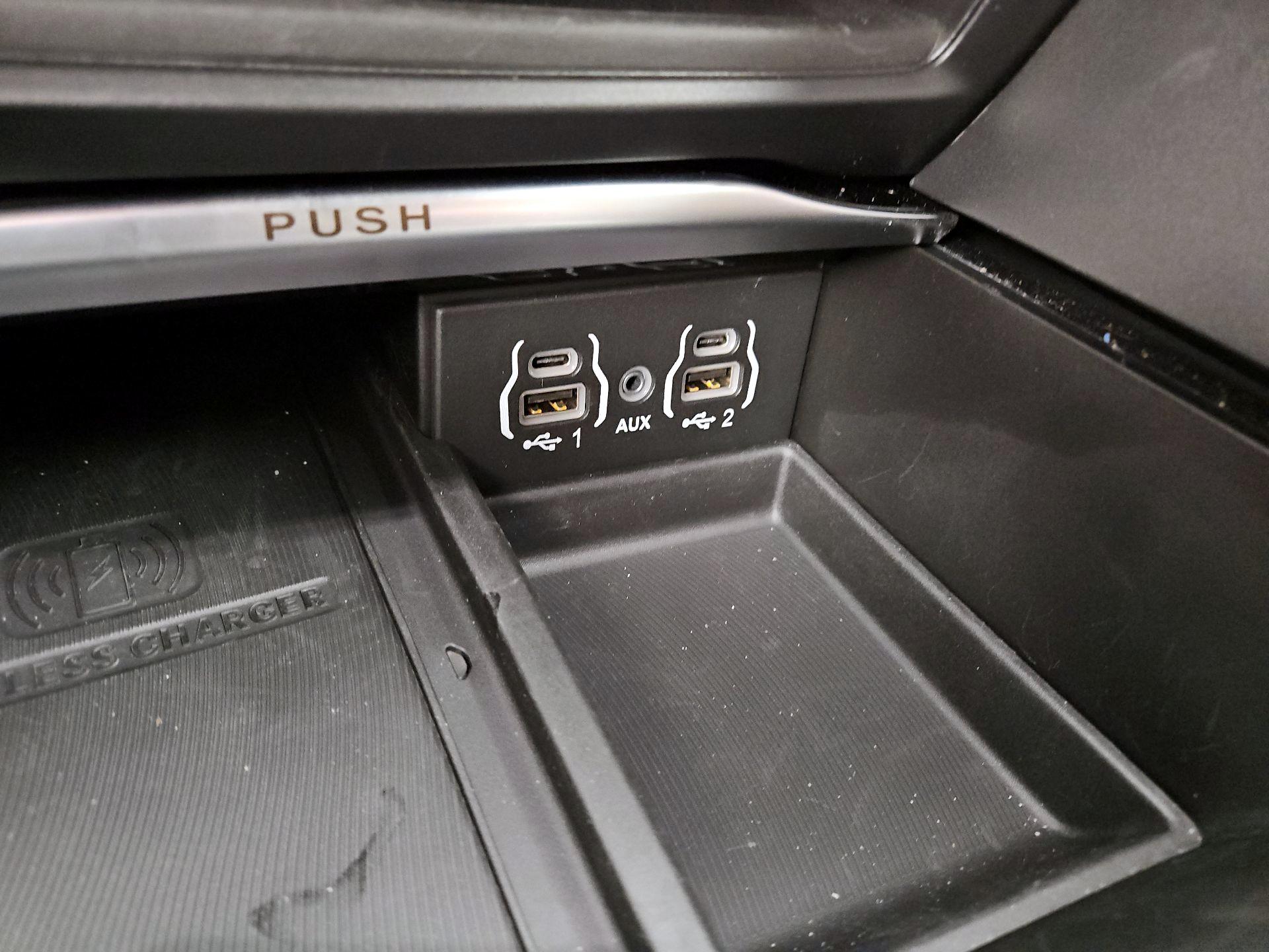 Thumbnail: 2024 Chrysler Pacifica - 19