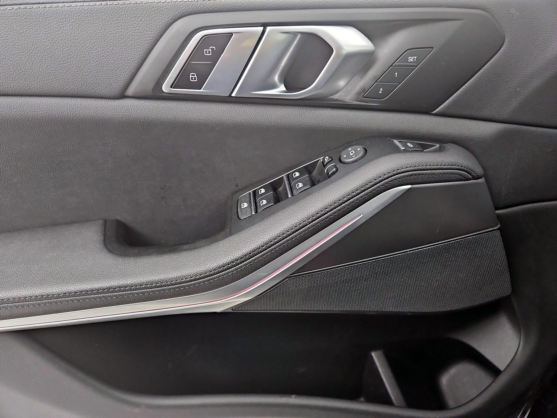 Thumbnail: 2022 BMW X5 - 12