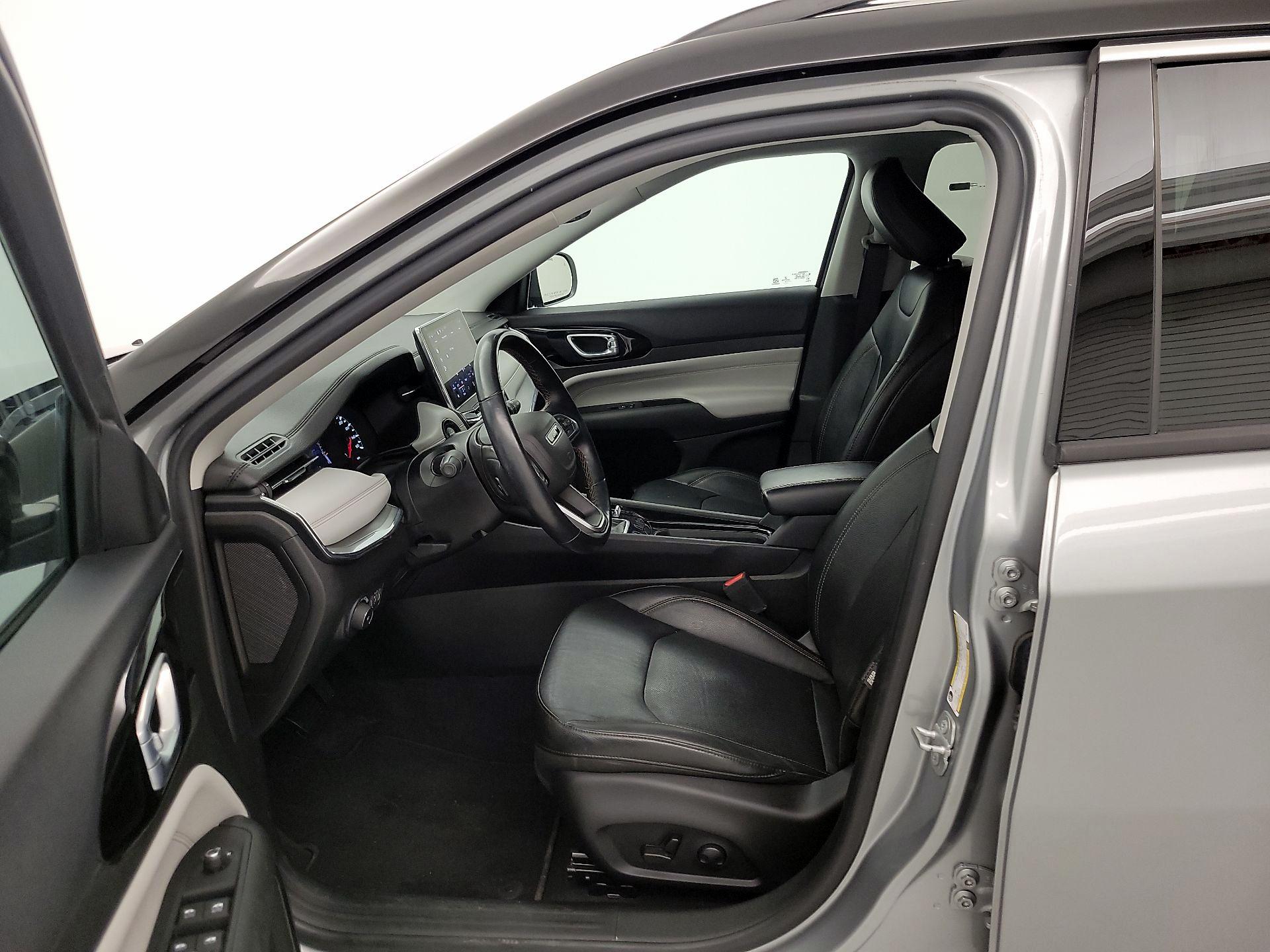 Thumbnail: 2022 Jeep Compass - 11