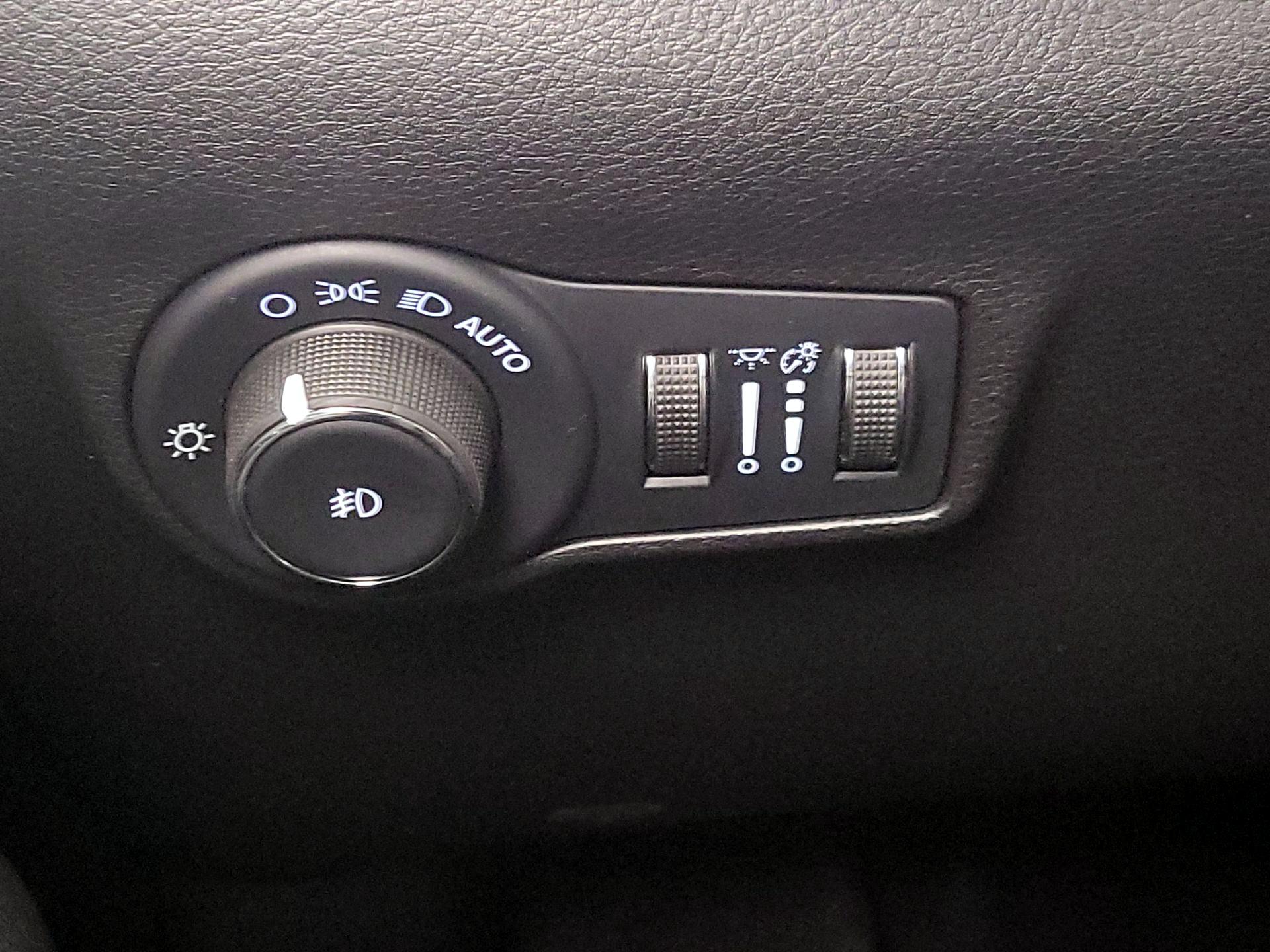 Thumbnail: 2022 Jeep Compass - 13