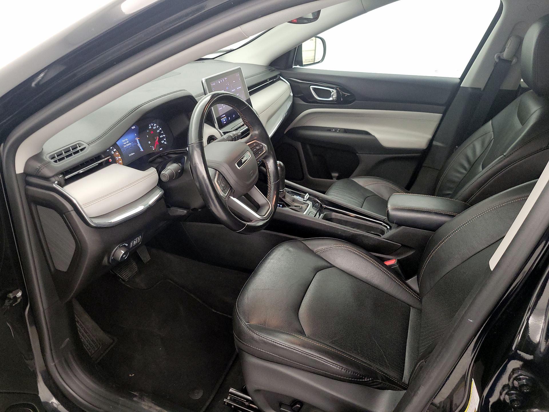 Thumbnail: 2022 Jeep Compass - 11