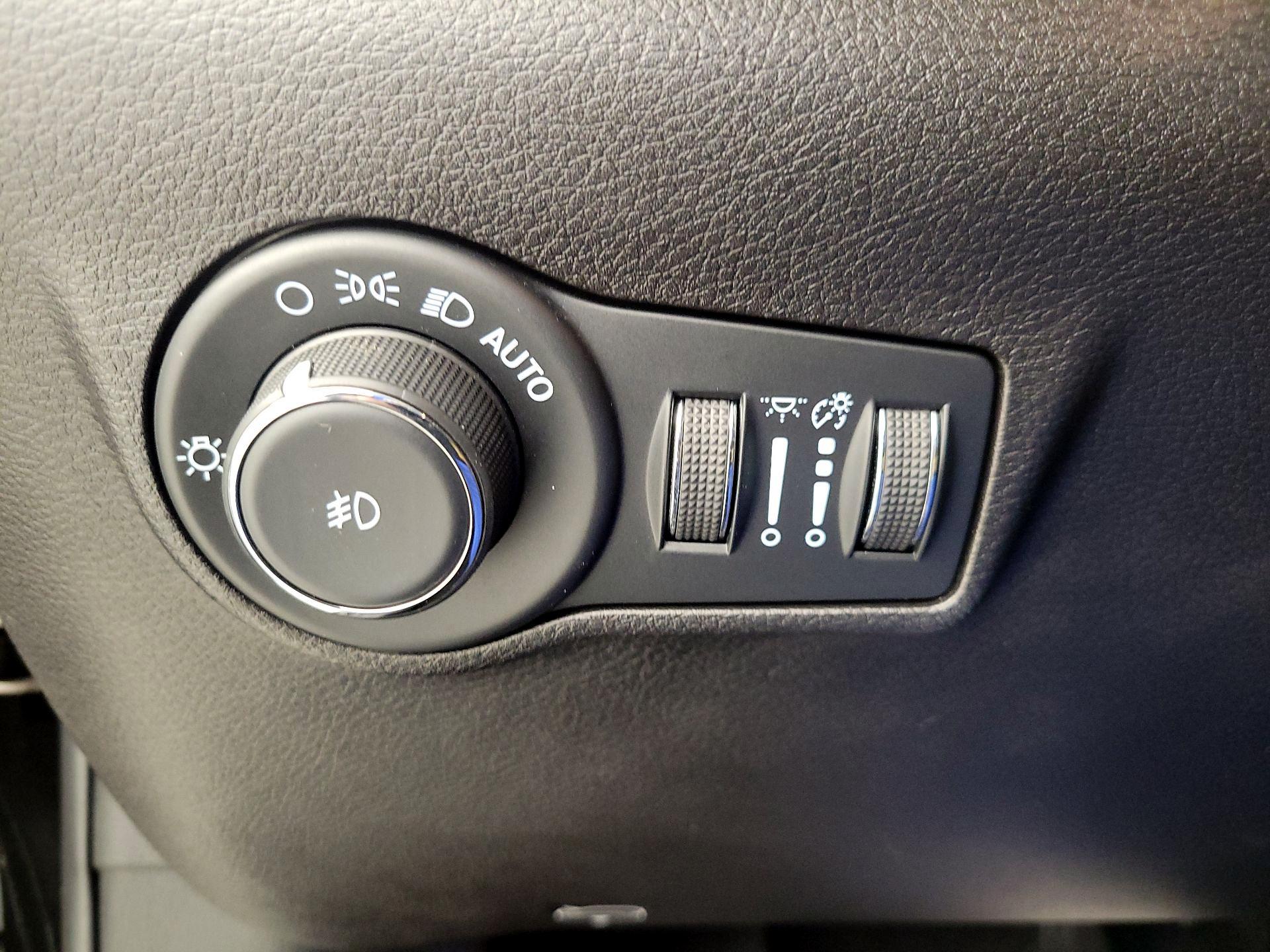 Thumbnail: 2022 Jeep Compass - 13