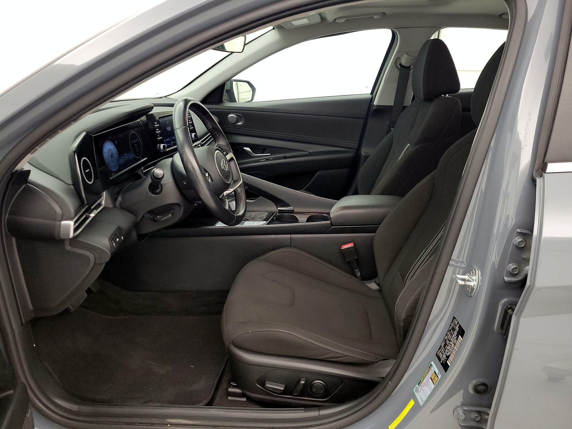 Thumbnail: 2021 Hyundai Elantra - 11