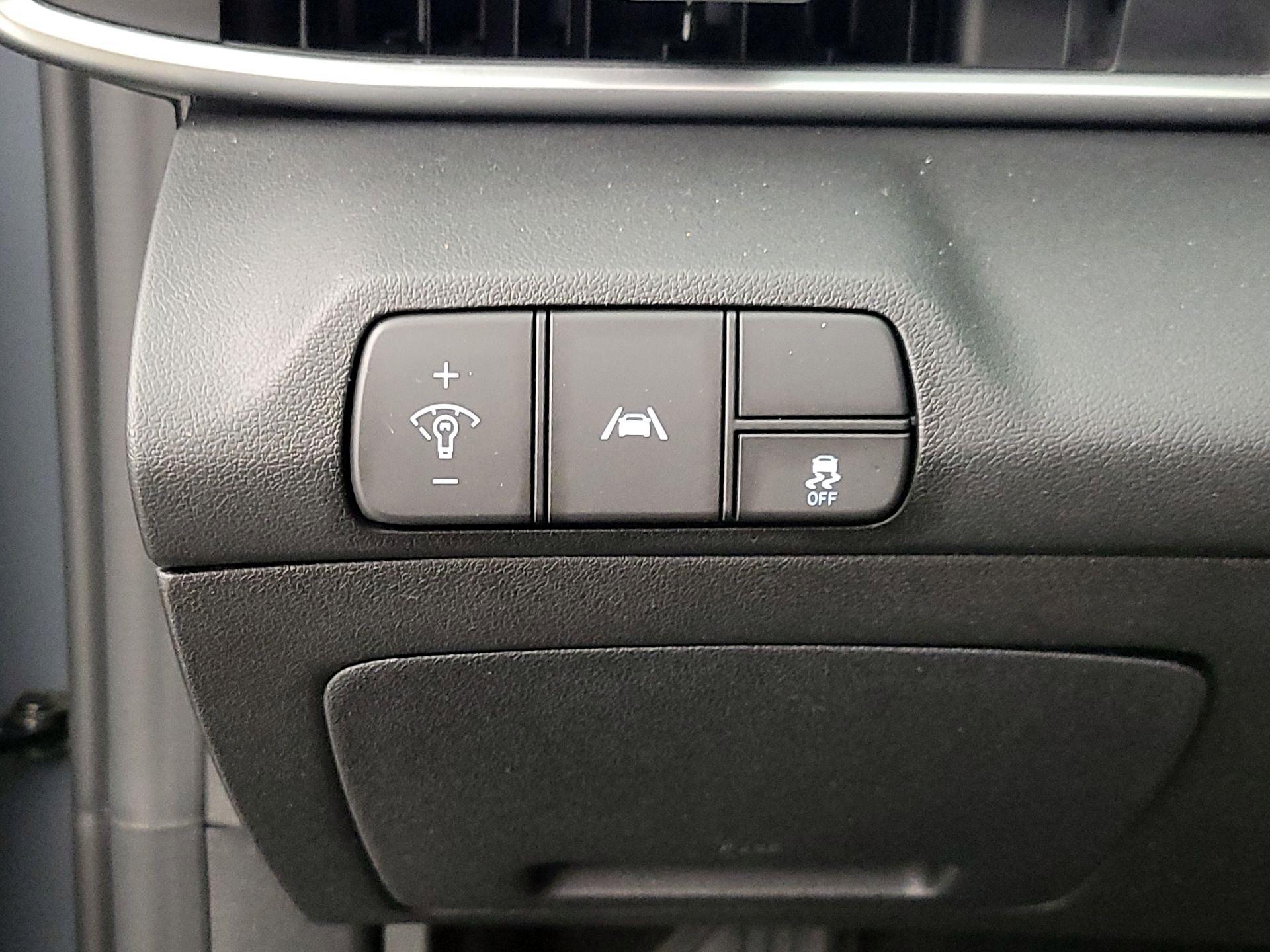 Thumbnail: 2021 Hyundai Elantra - 13