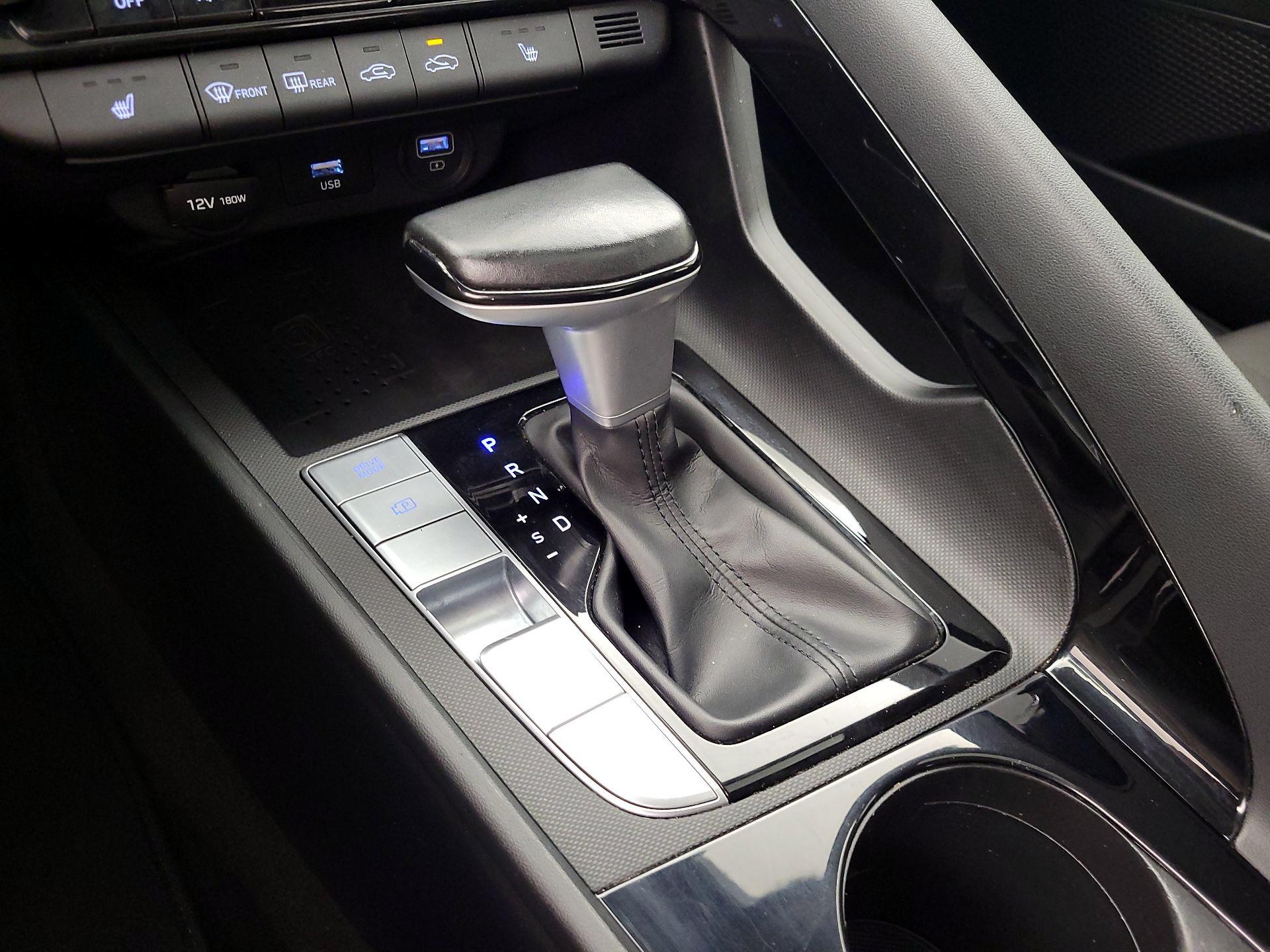 Thumbnail: 2021 Hyundai Elantra - 17