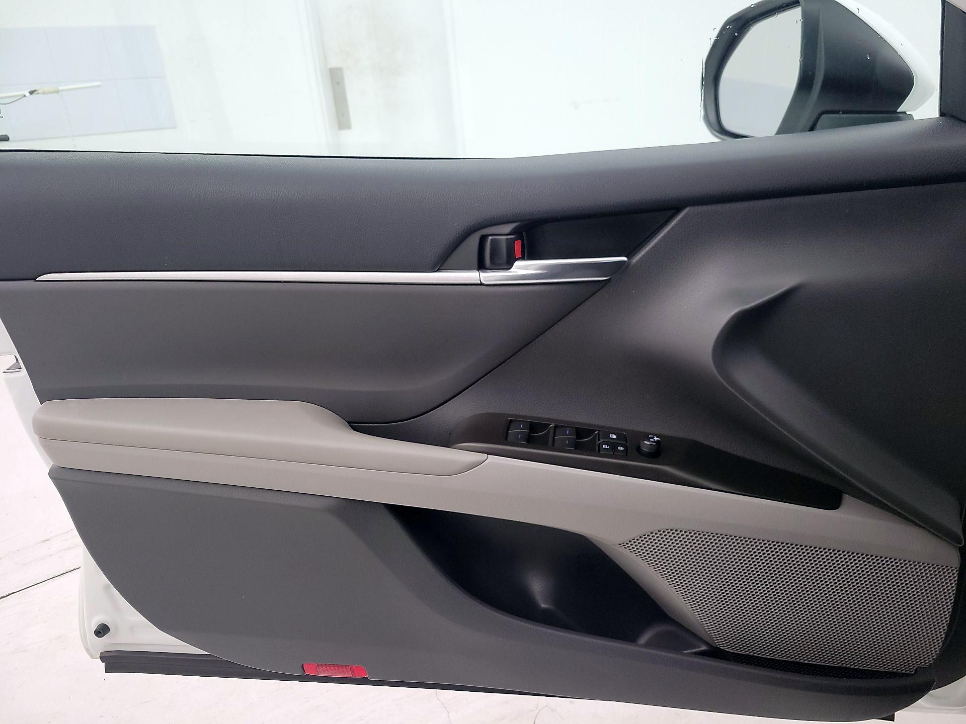 Thumbnail: 2022 Toyota Camry - 12