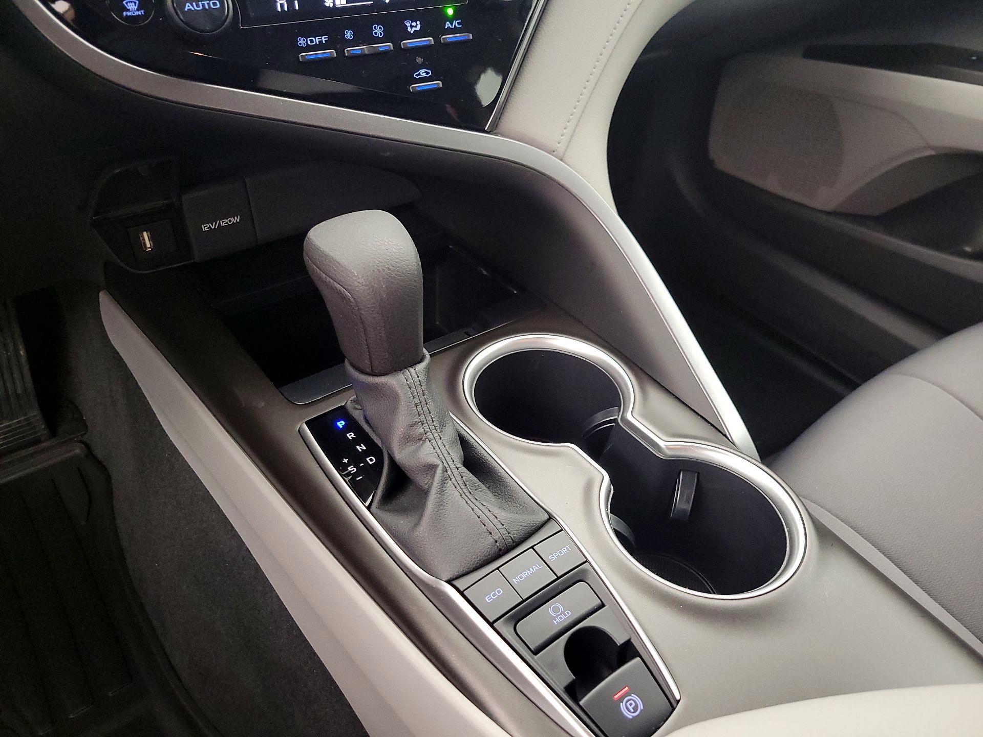 Thumbnail: 2022 Toyota Camry - 17