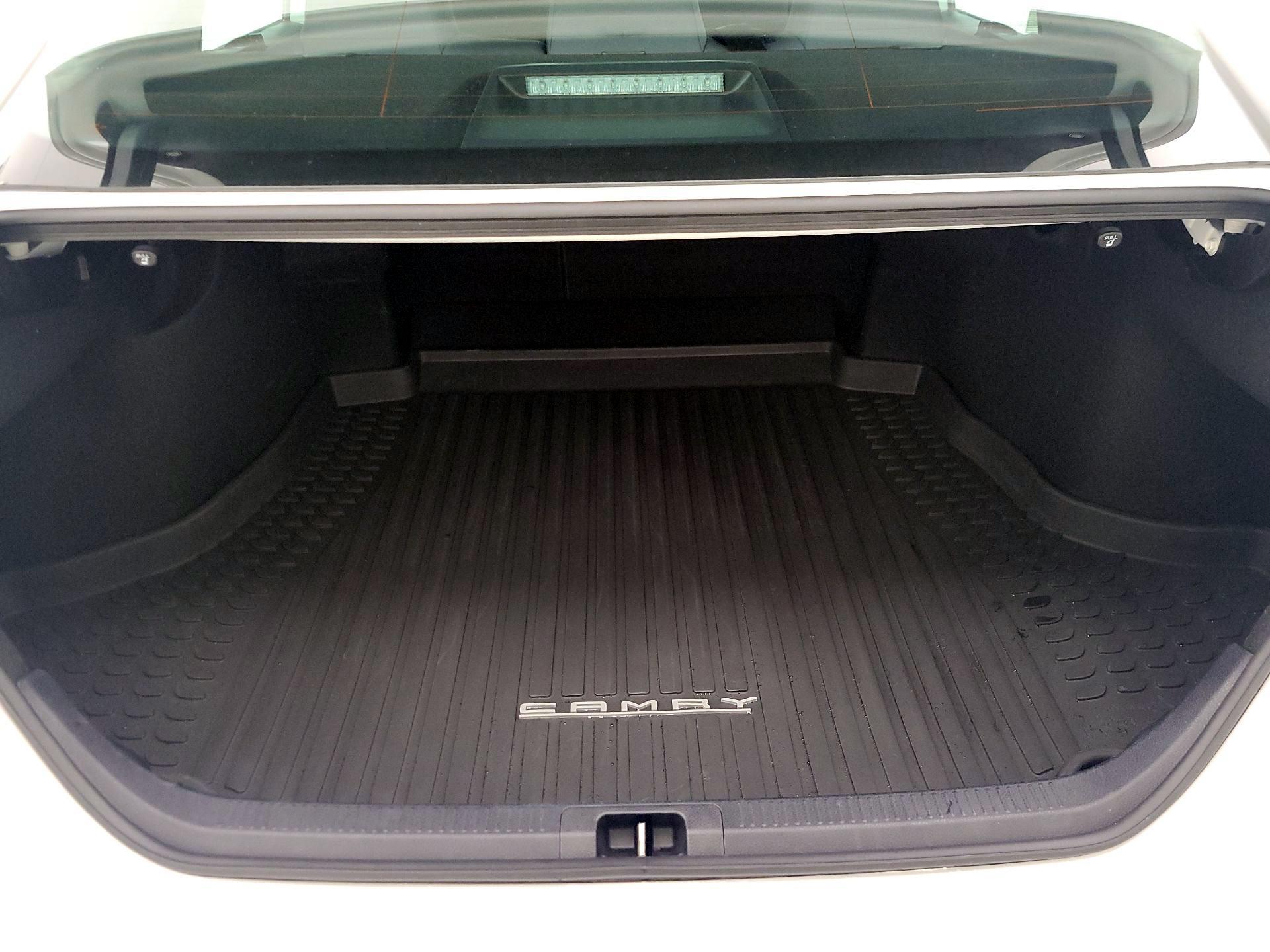 Thumbnail: 2022 Toyota Camry - 20