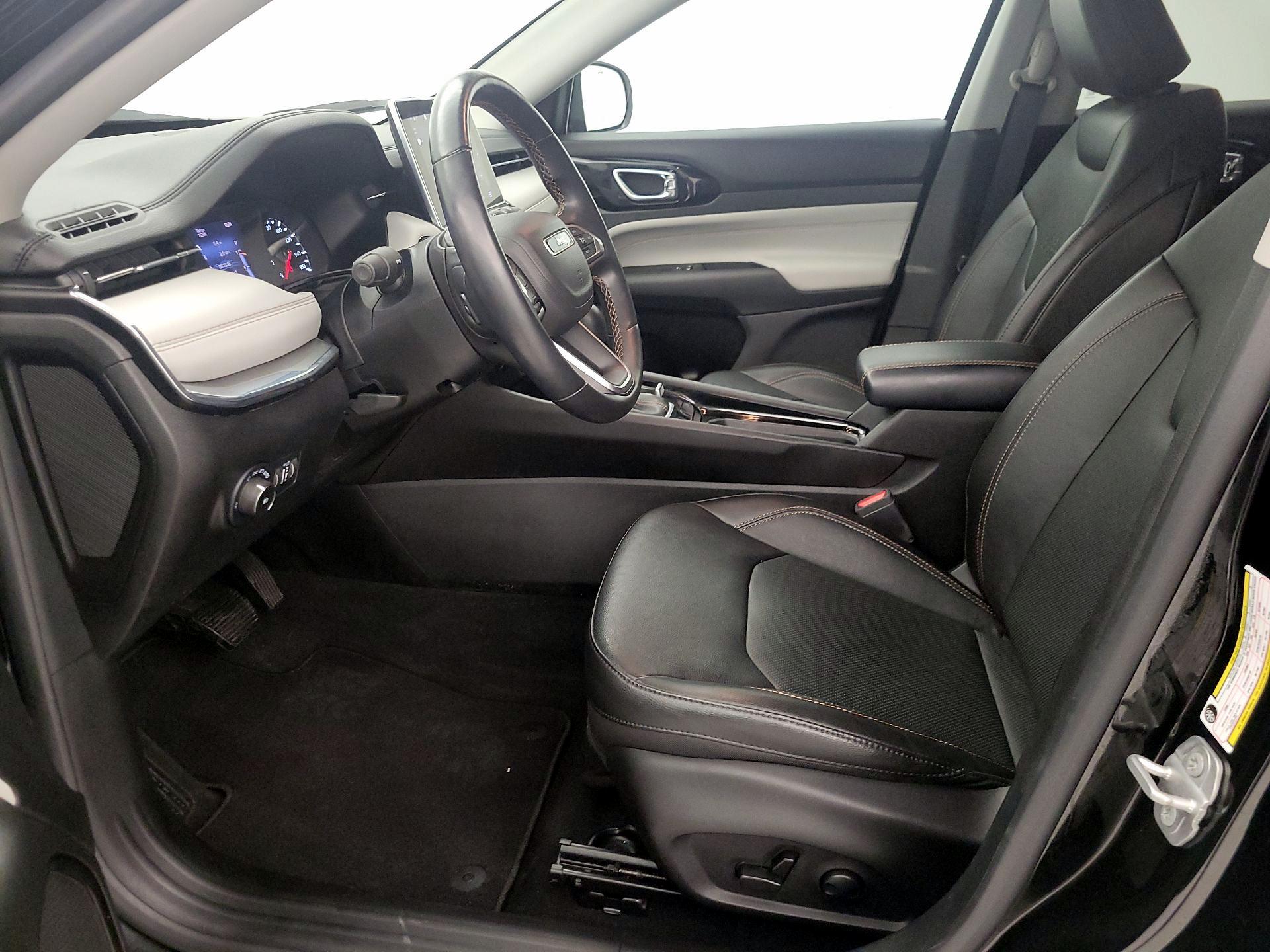 Thumbnail: 2022 Jeep Compass - 11