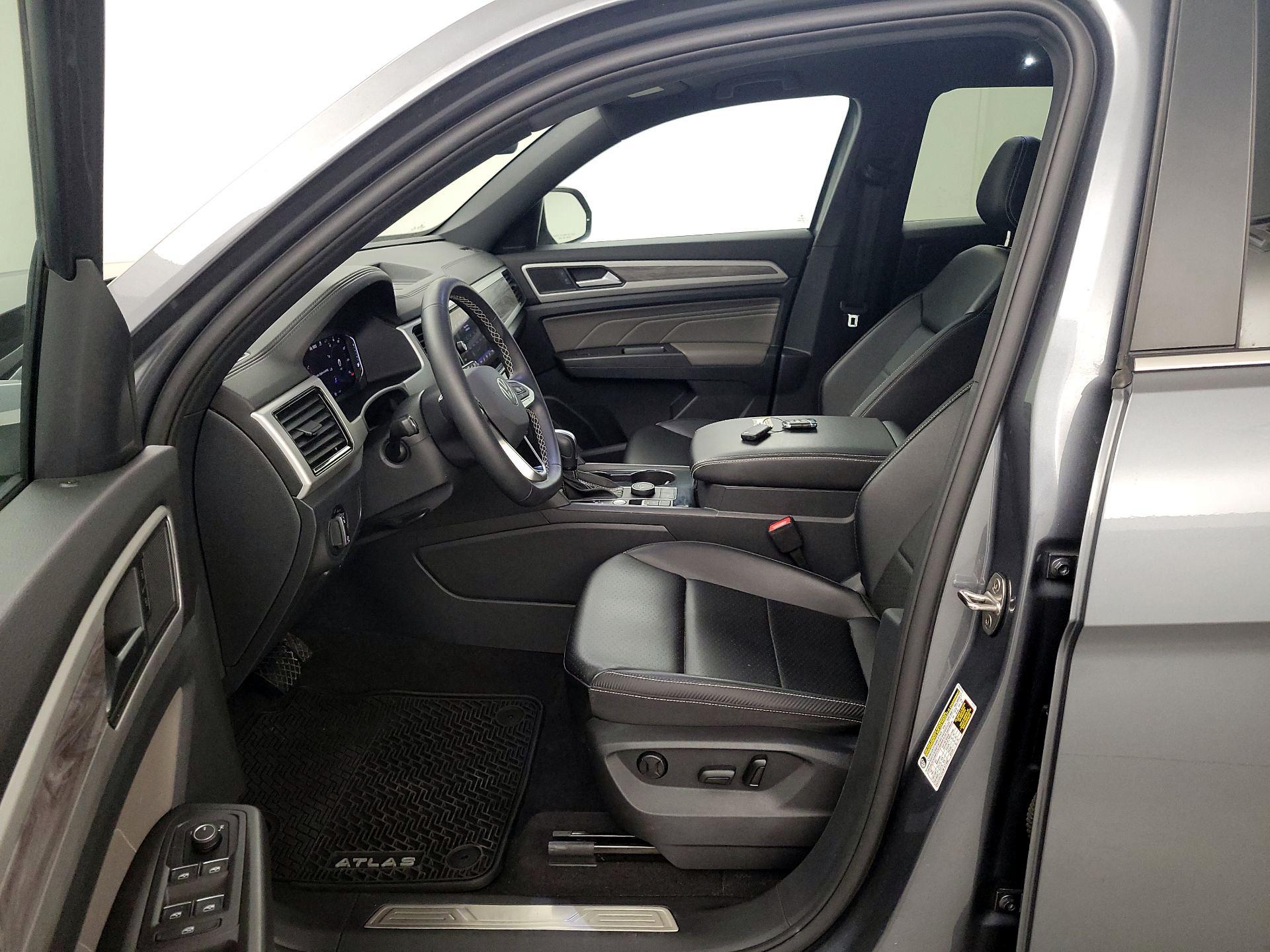 Thumbnail: 2022 Volkswagen Atlas - 11