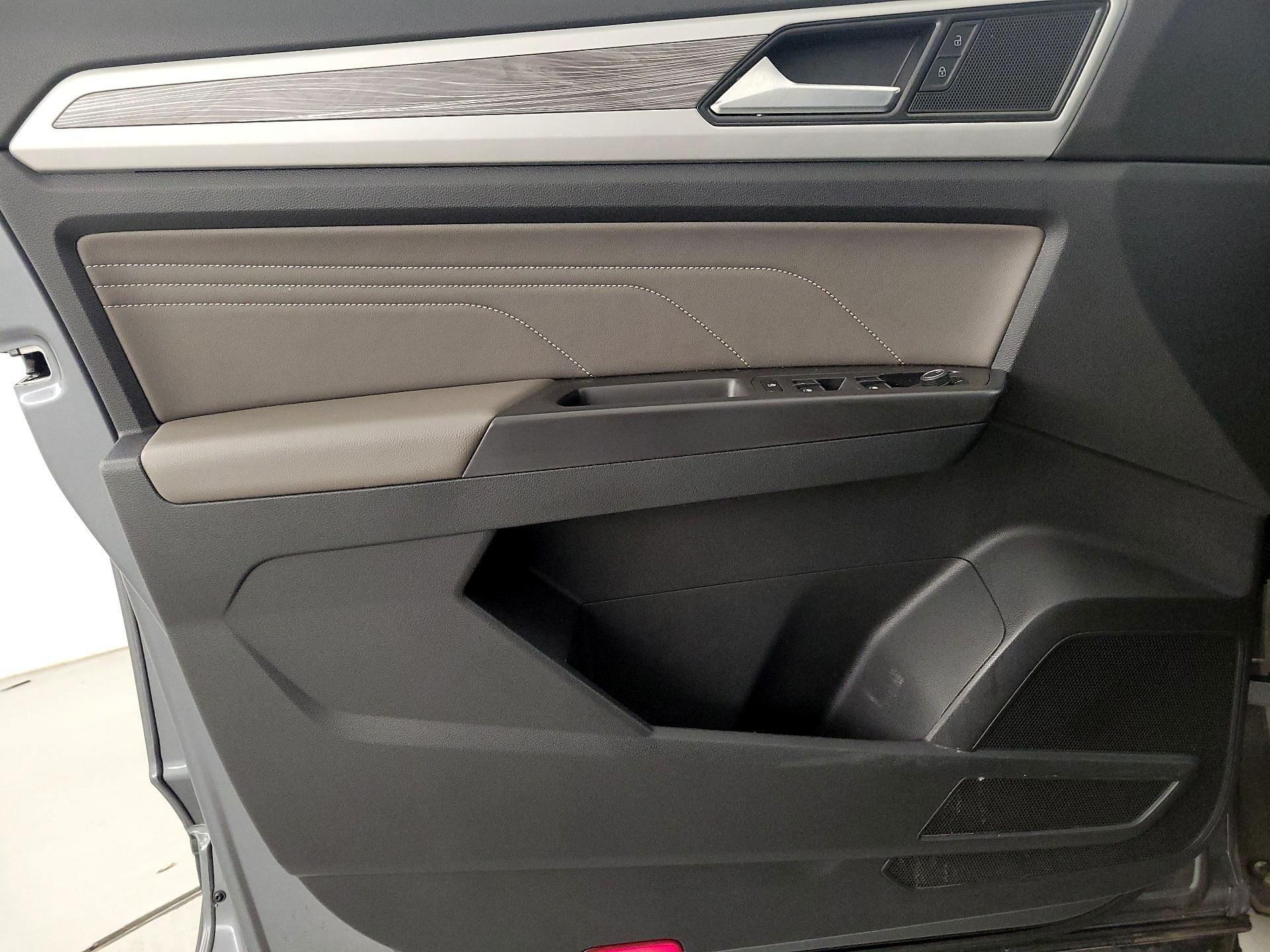 Thumbnail: 2022 Volkswagen Atlas - 12