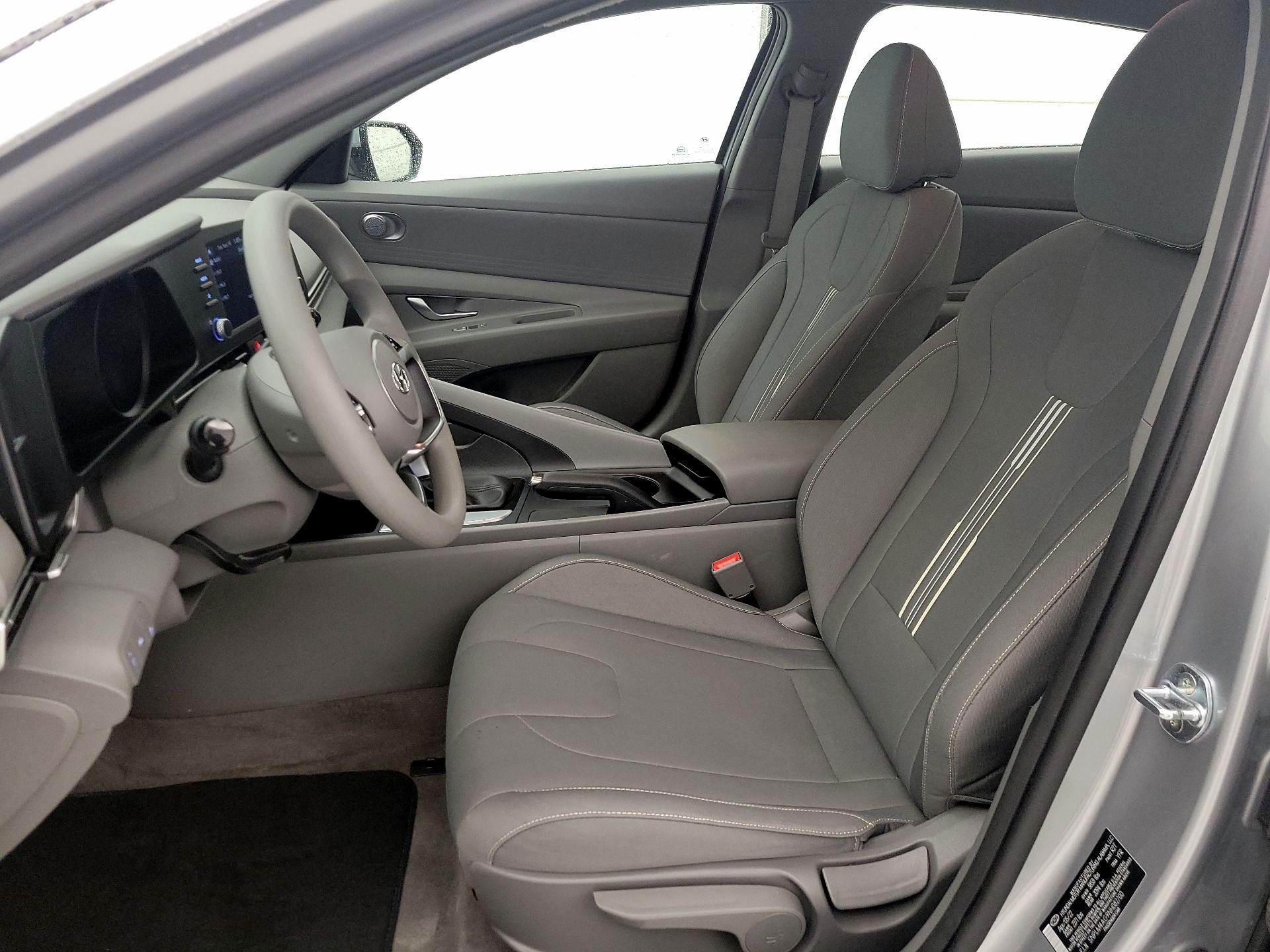 Thumbnail: 2022 Hyundai Elantra - 11