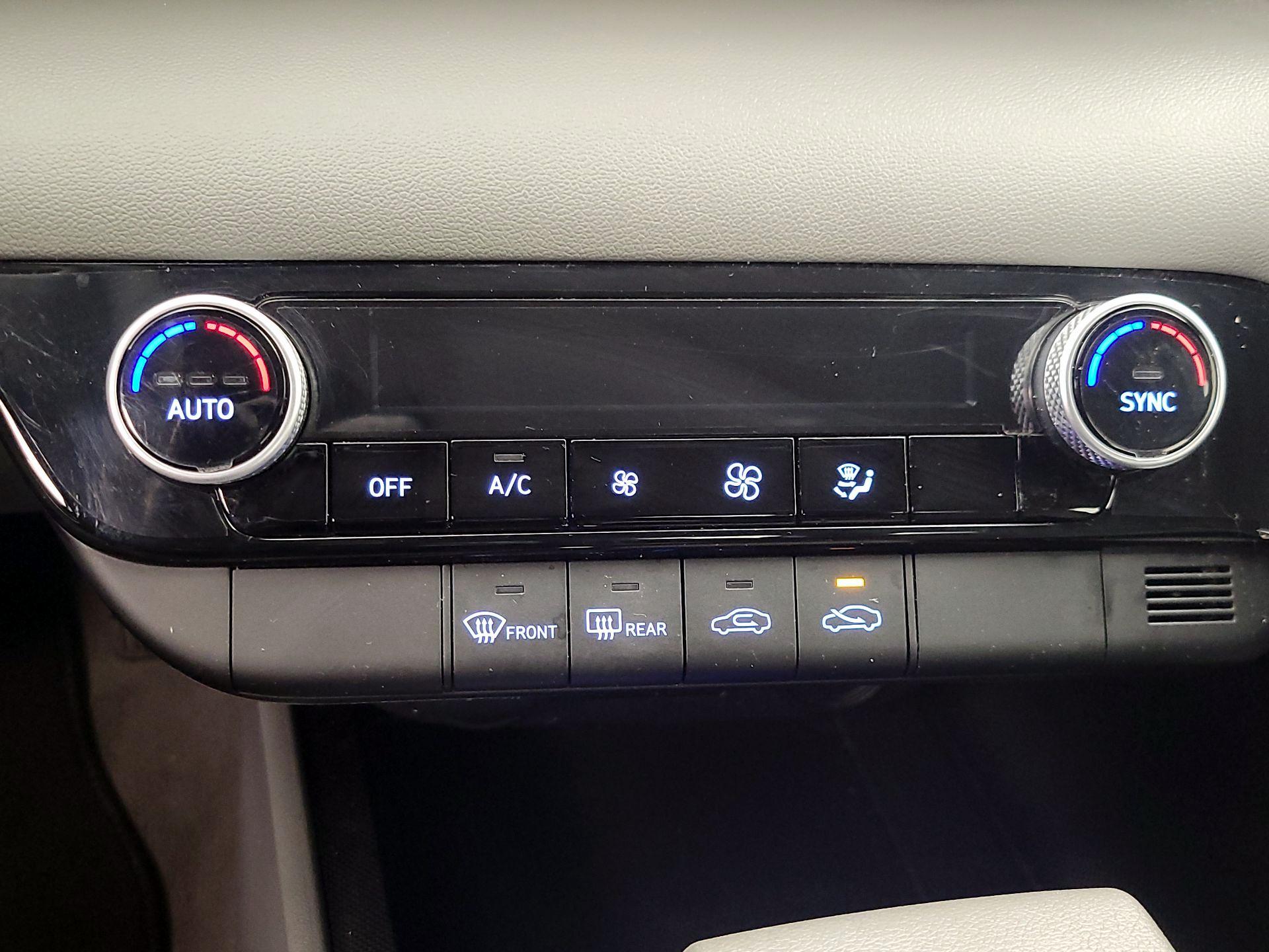 Thumbnail: 2022 Hyundai Elantra - 16