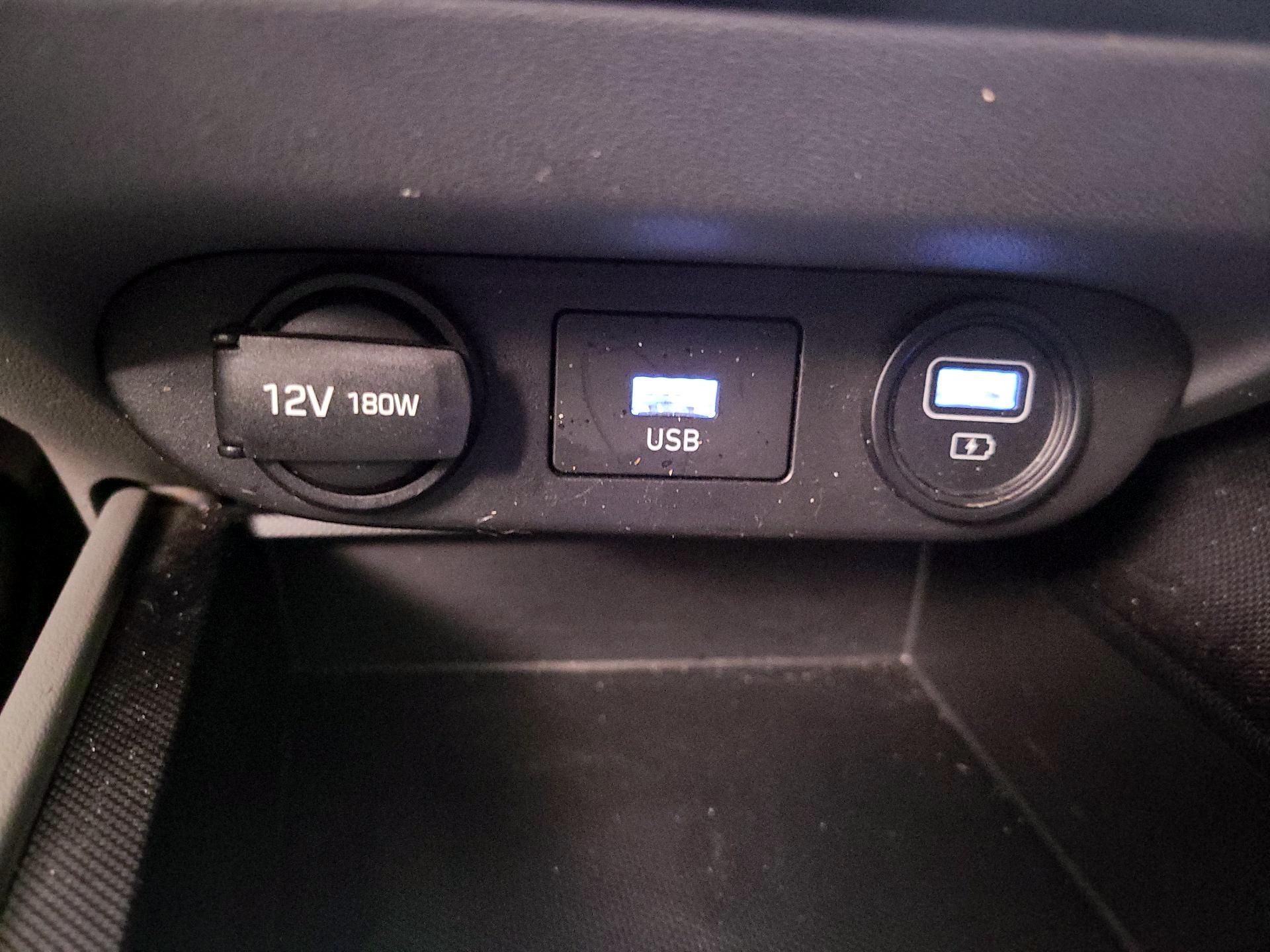 Thumbnail: 2022 Hyundai Elantra - 18