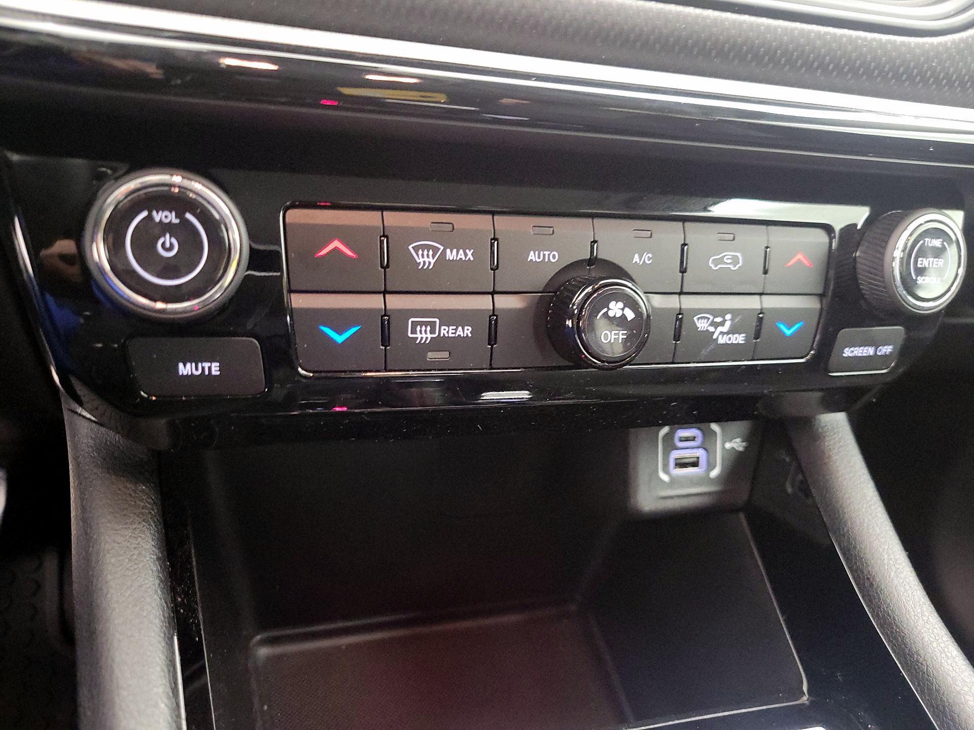 Thumbnail: 2022 Jeep Compass - 16