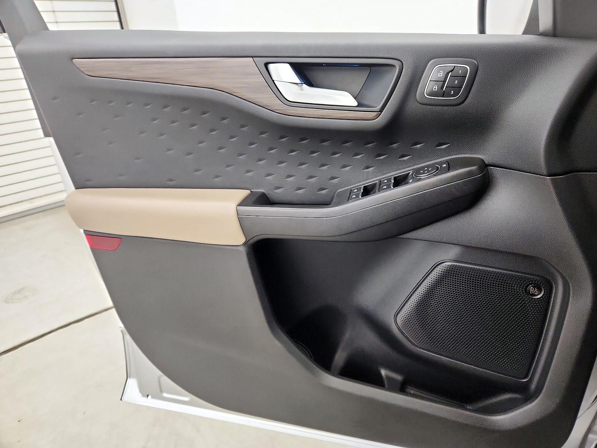 Thumbnail: 2020 Ford Escape - 12