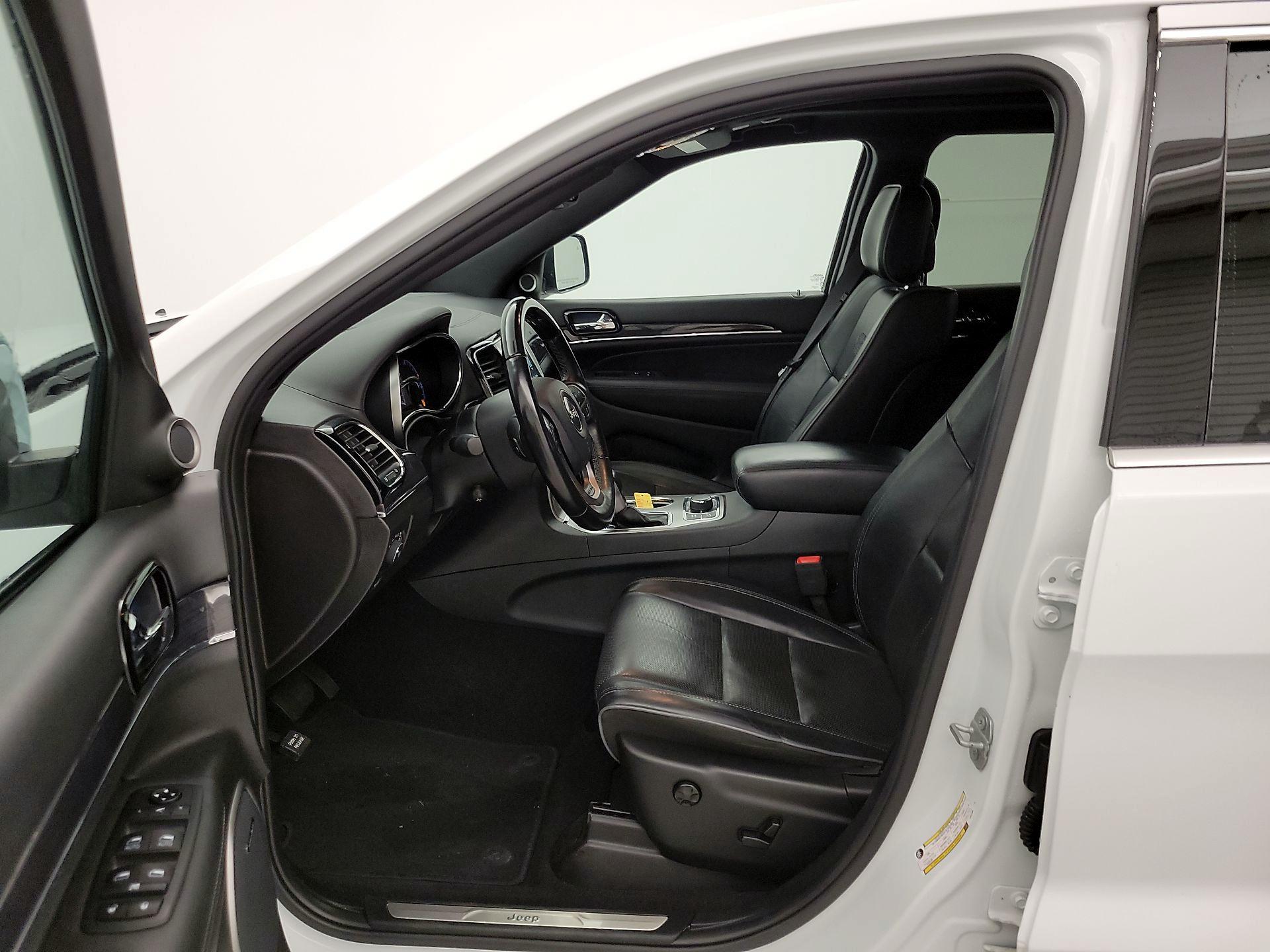 Thumbnail: 2020 Jeep Grand Cherokee - 11