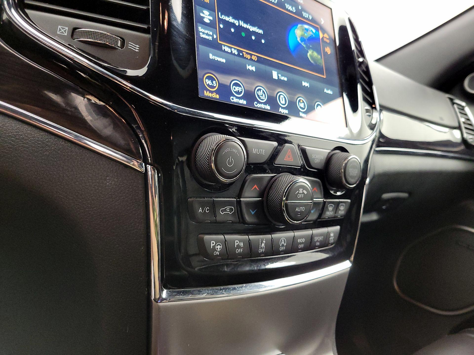 Thumbnail: 2020 Jeep Grand Cherokee - 17