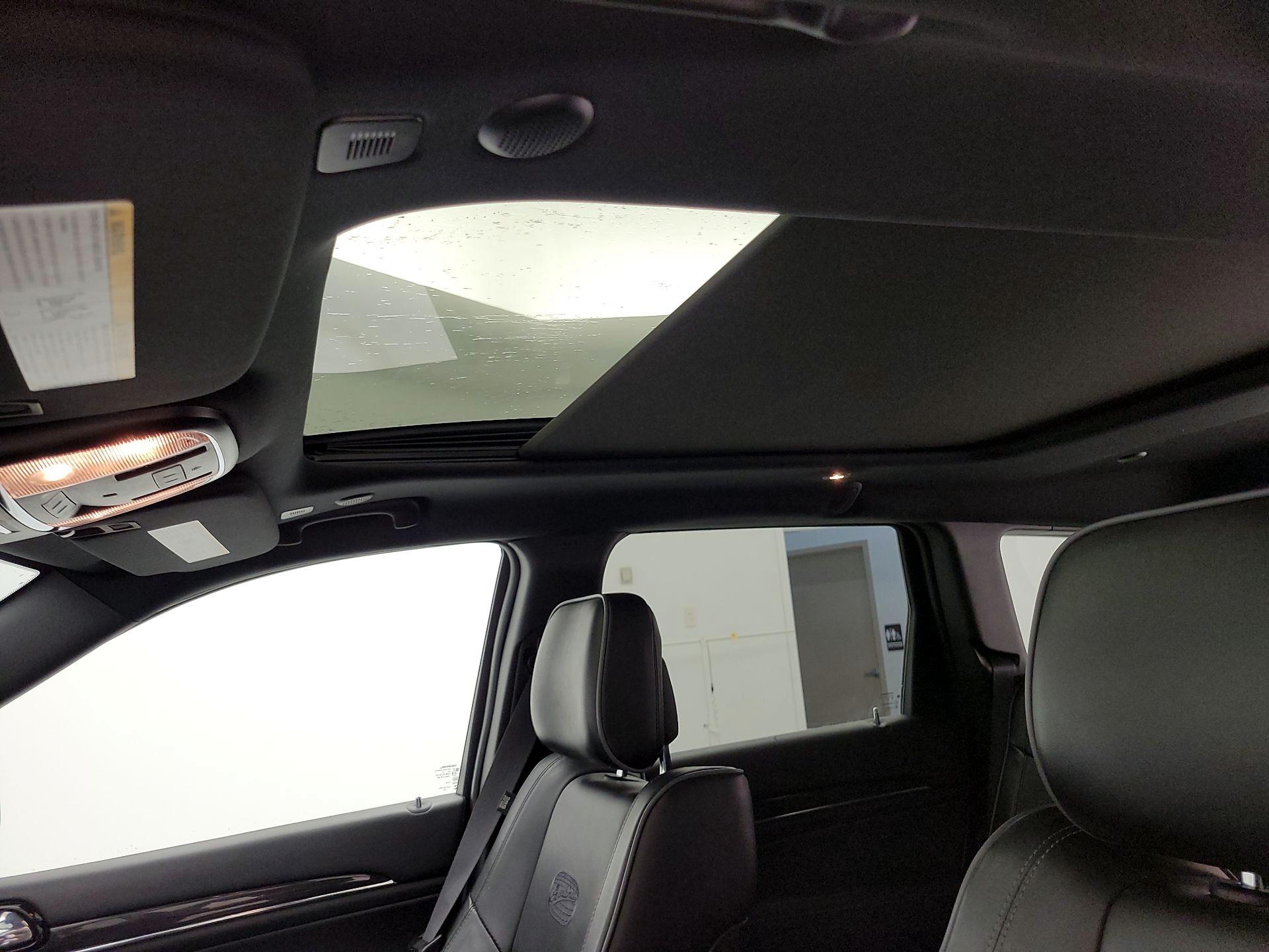 Thumbnail: 2020 Jeep Grand Cherokee - 20